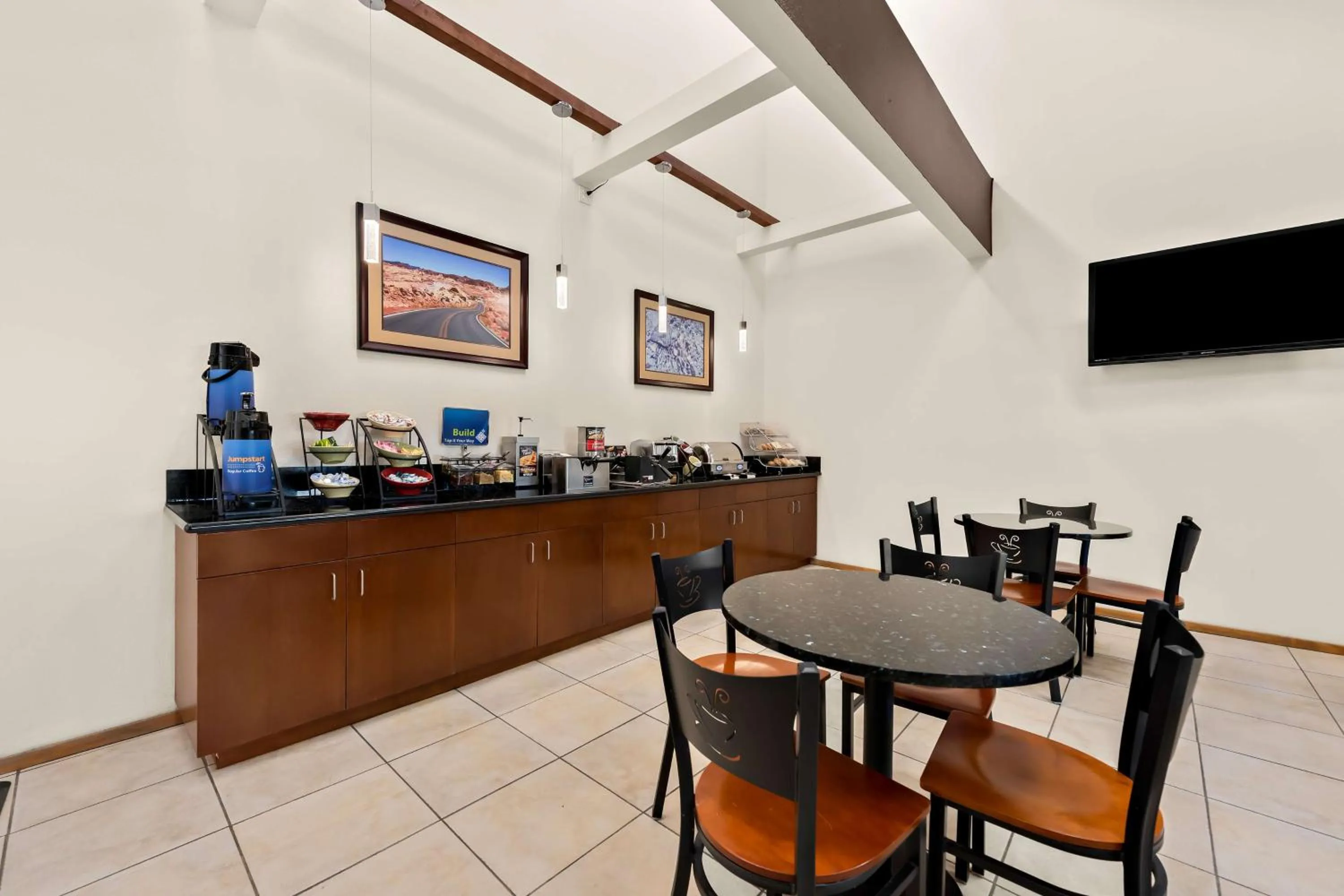 Breakfast in Best Western Topaz Lake Inn