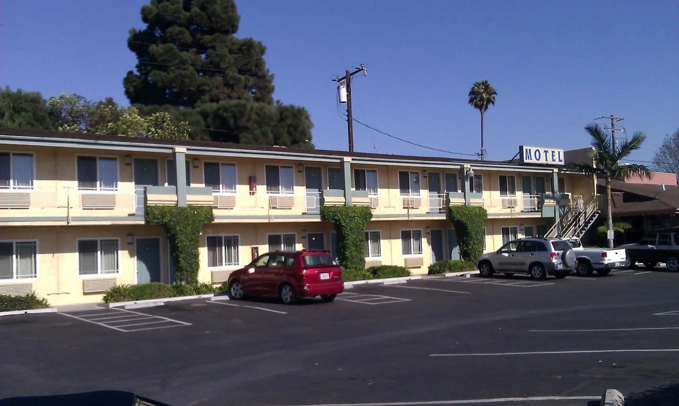 Facade/entrance in Victoria Motel