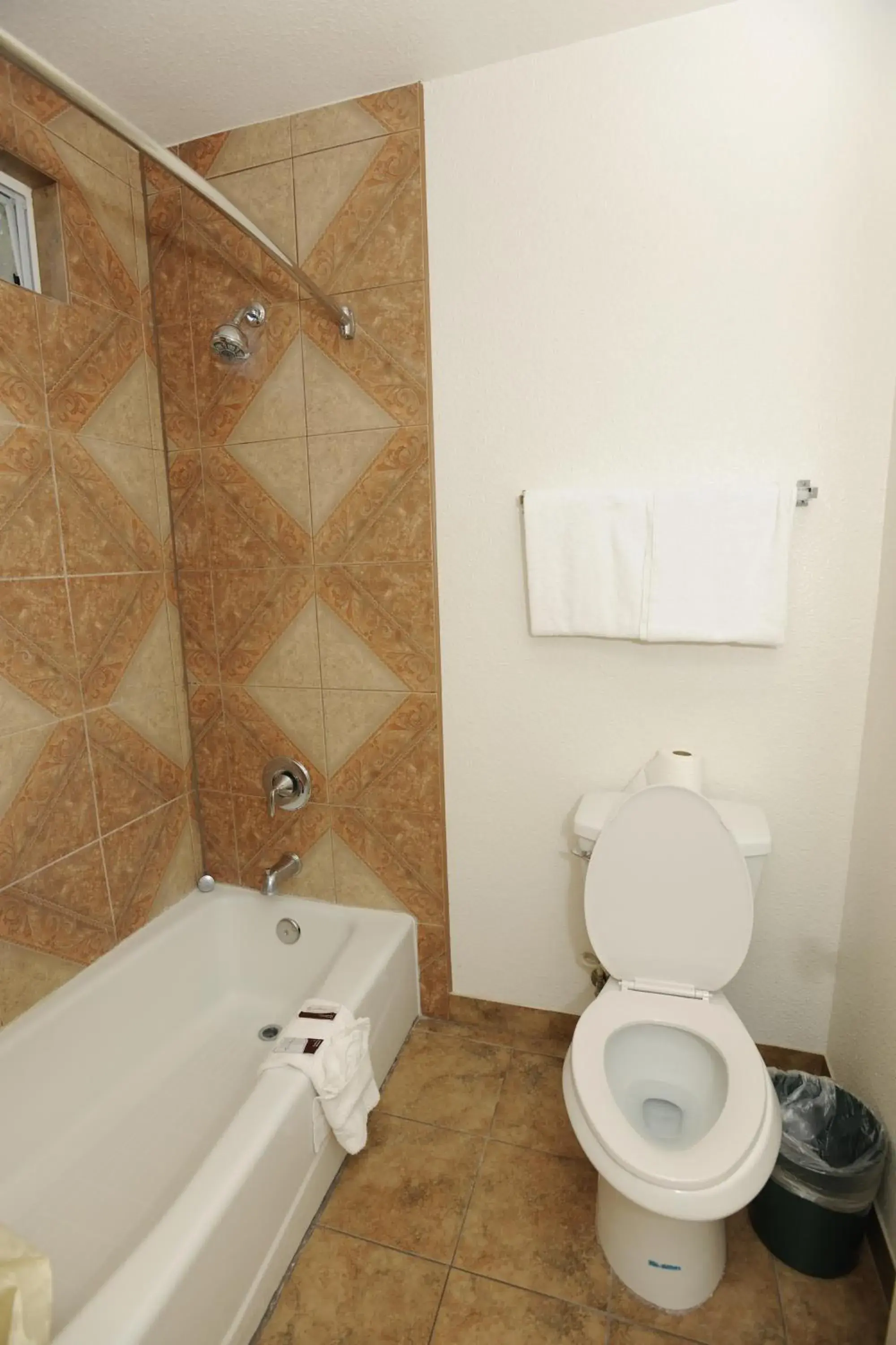 Toilet in Victoria Motel Toilet in Victoria Motel