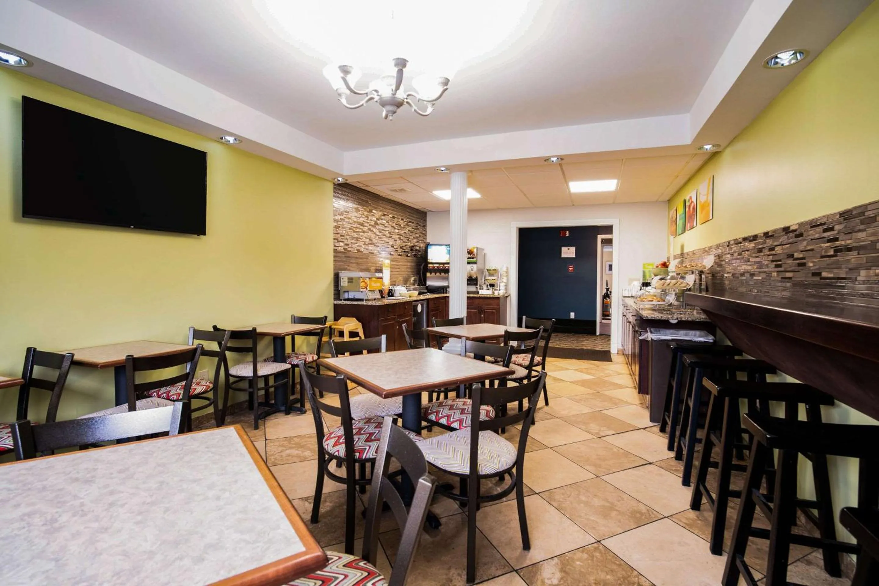 Restaurant/places to eat in Quality Inn Cromwell - Middletown