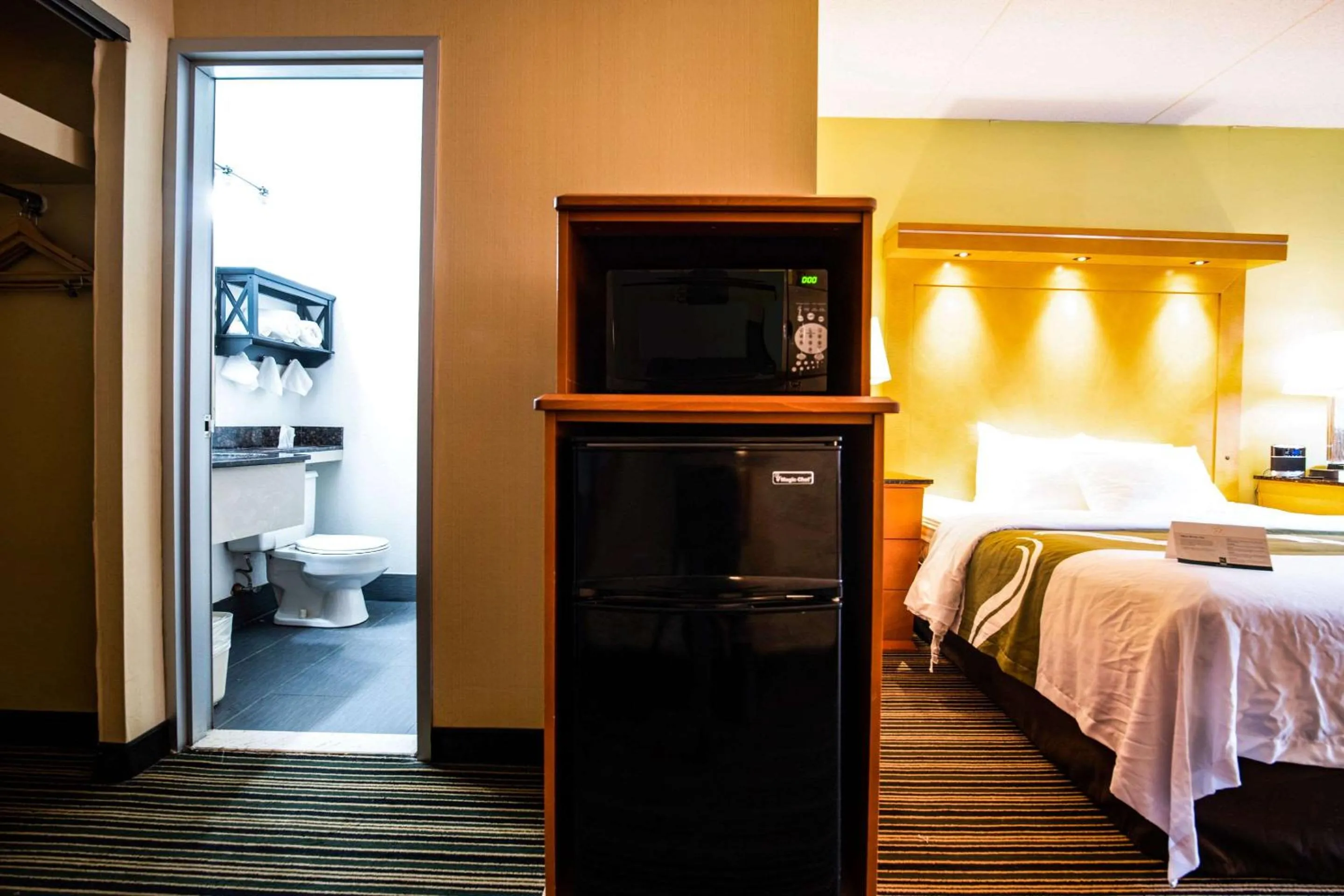 Photo of the whole room, Bed in Quality Inn Cromwell - Middletown