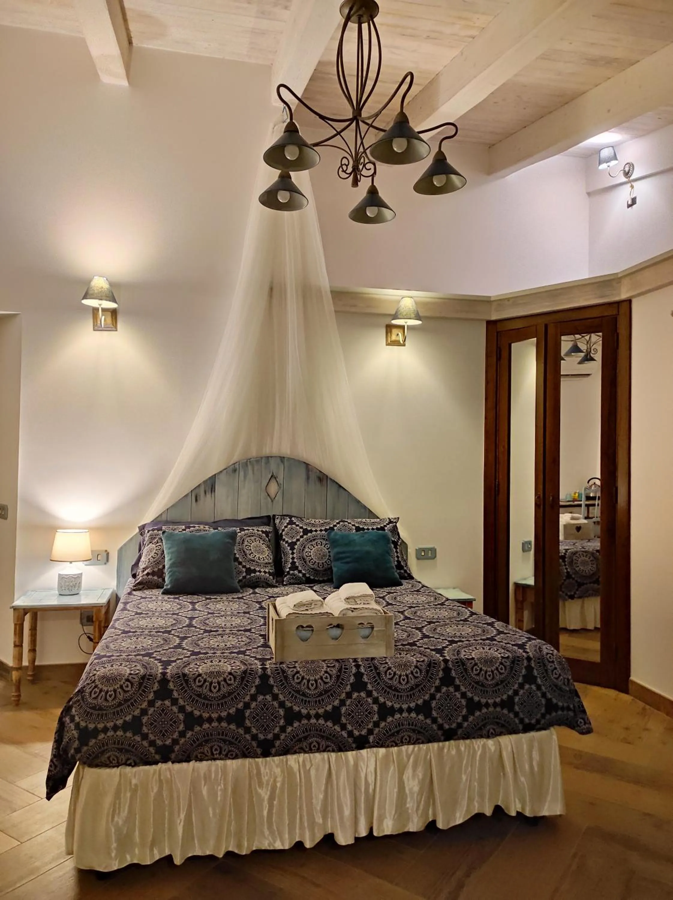 Photo of the whole room, Bed in Caledonia B&B