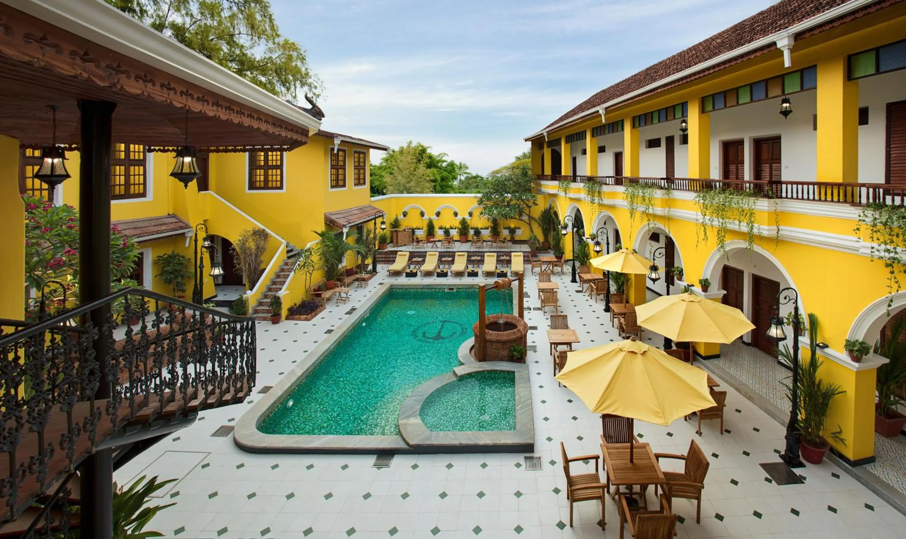 Swimming pool in Forte Kochi