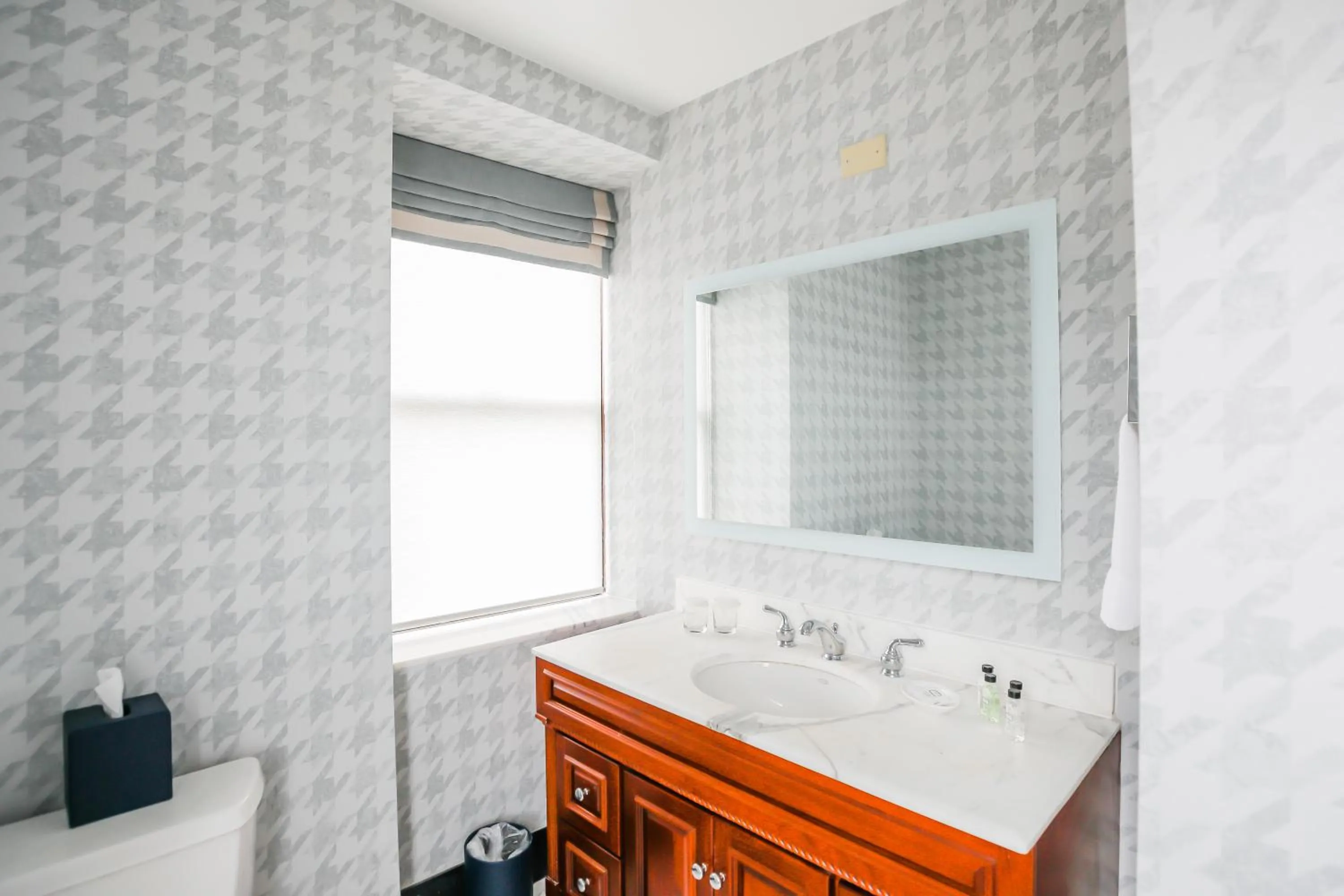 Bathroom in Dunhill Hotel