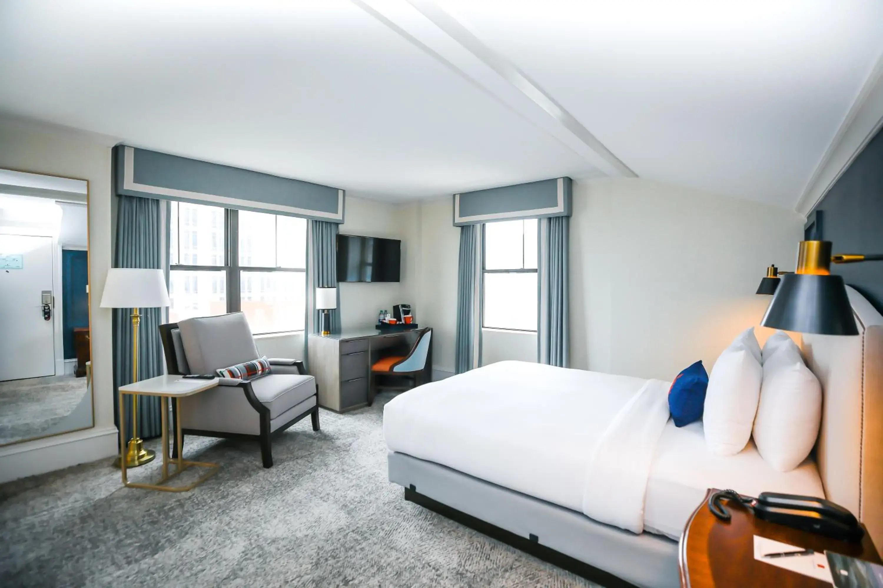 Bedroom, Bed in Dunhill Hotel Bedroom, Bed in Dunhill Hotel