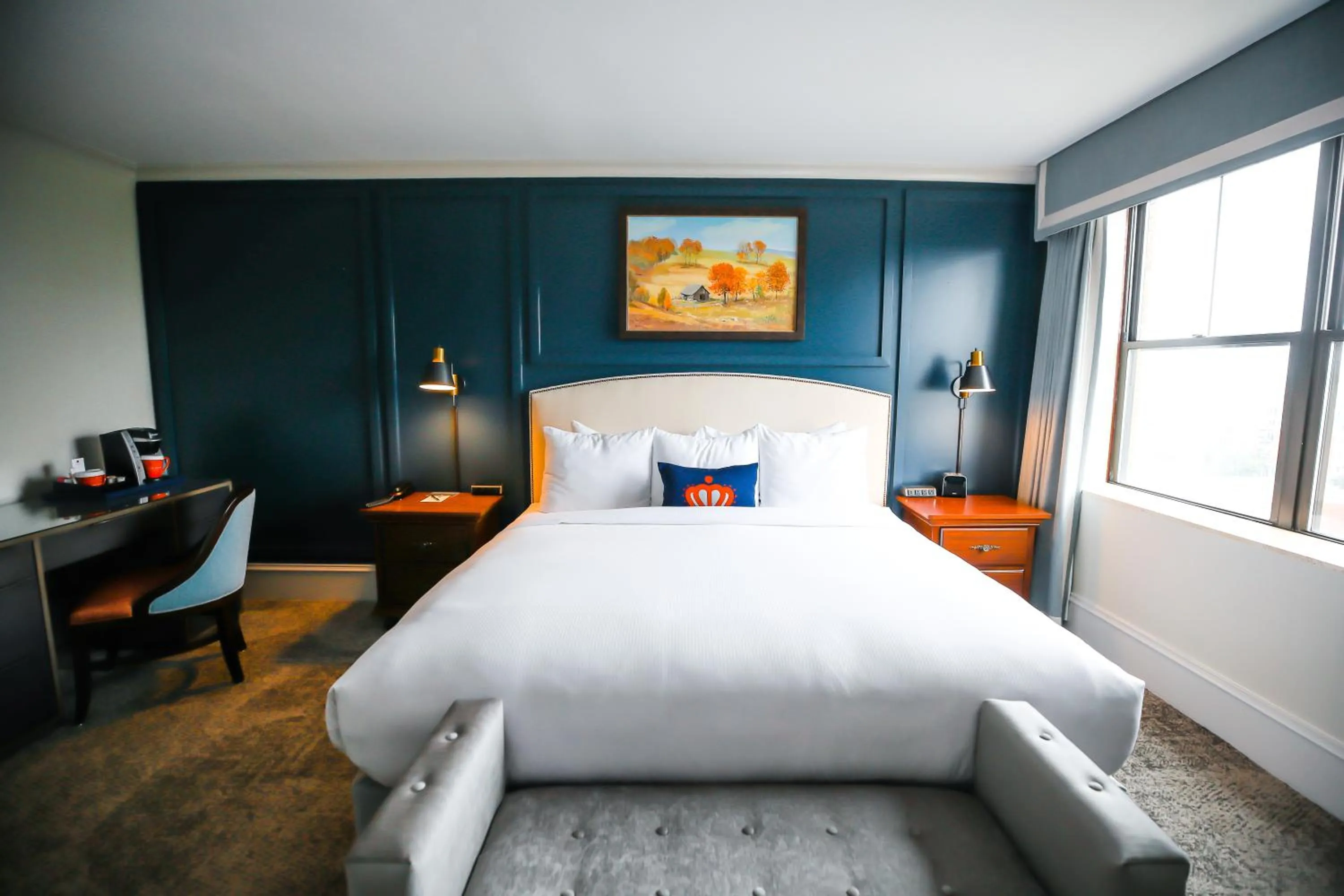 Bedroom, Bed in Dunhill Hotel