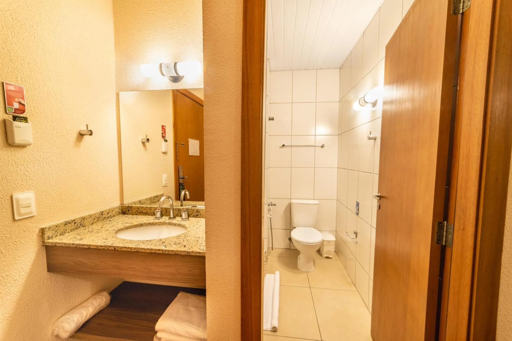 Shower in Hotel 10 São Leopoldo