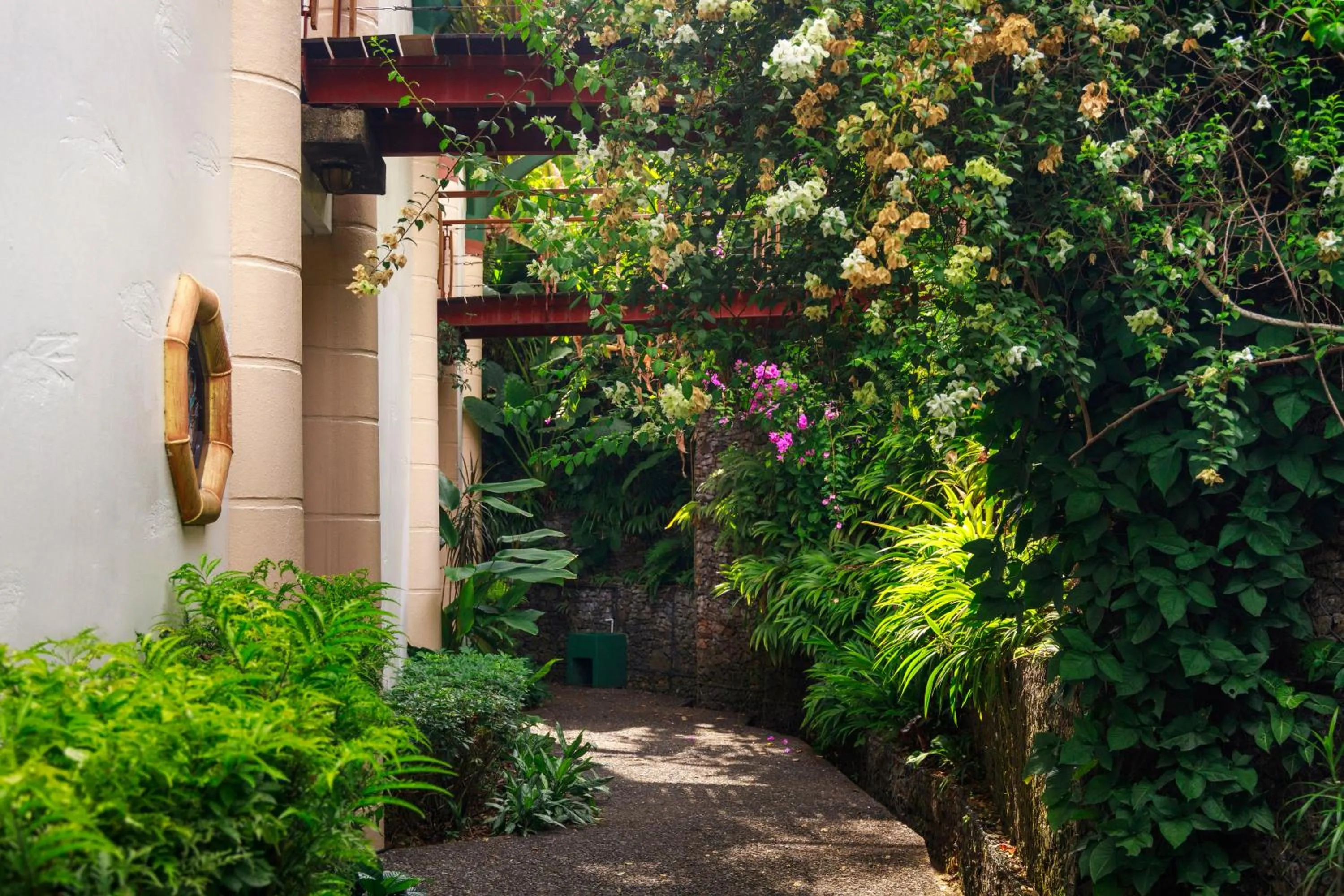 Property building in Si Como No Resort & Wildlife Refuge