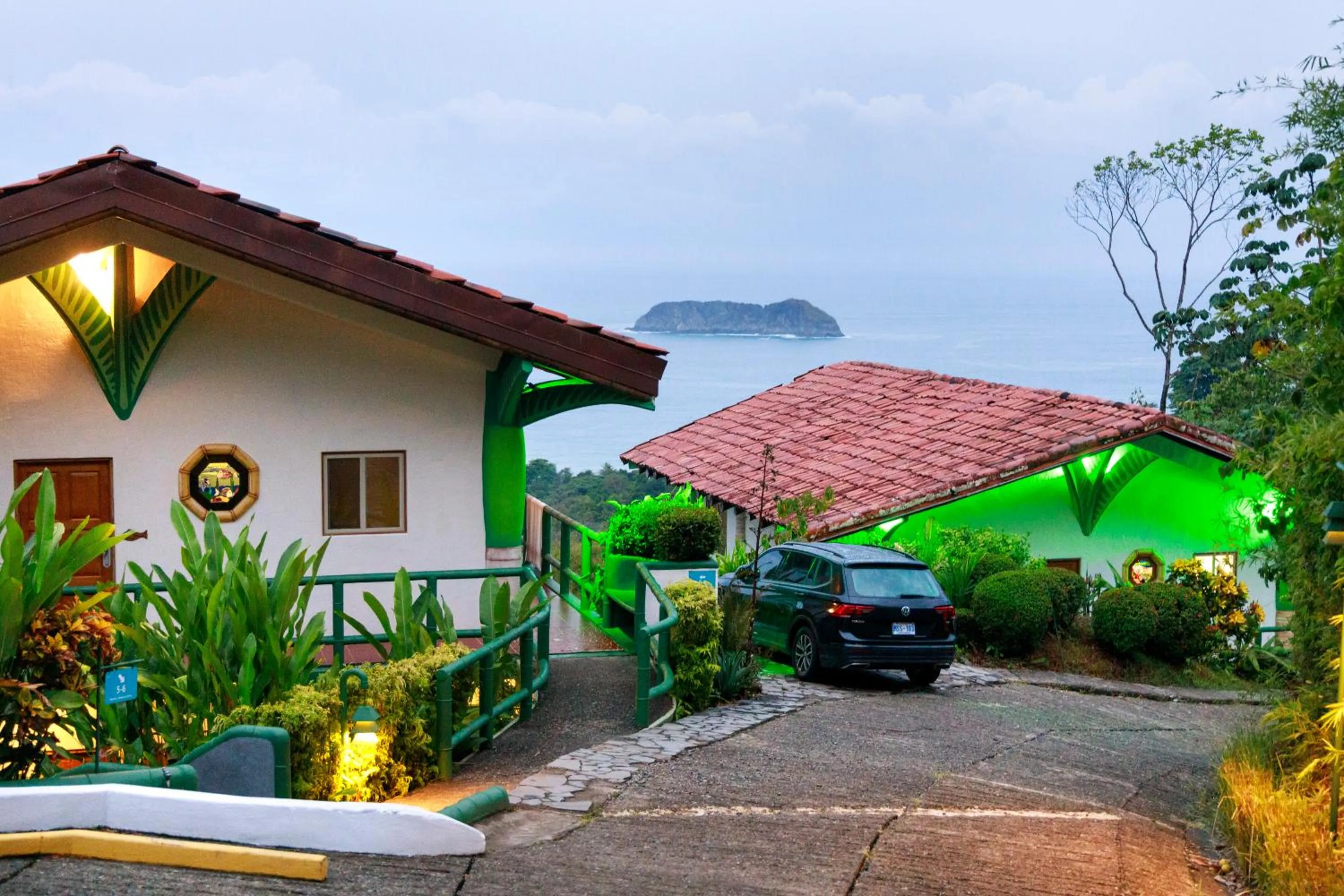 Property building in Si Como No Resort & Wildlife Refuge