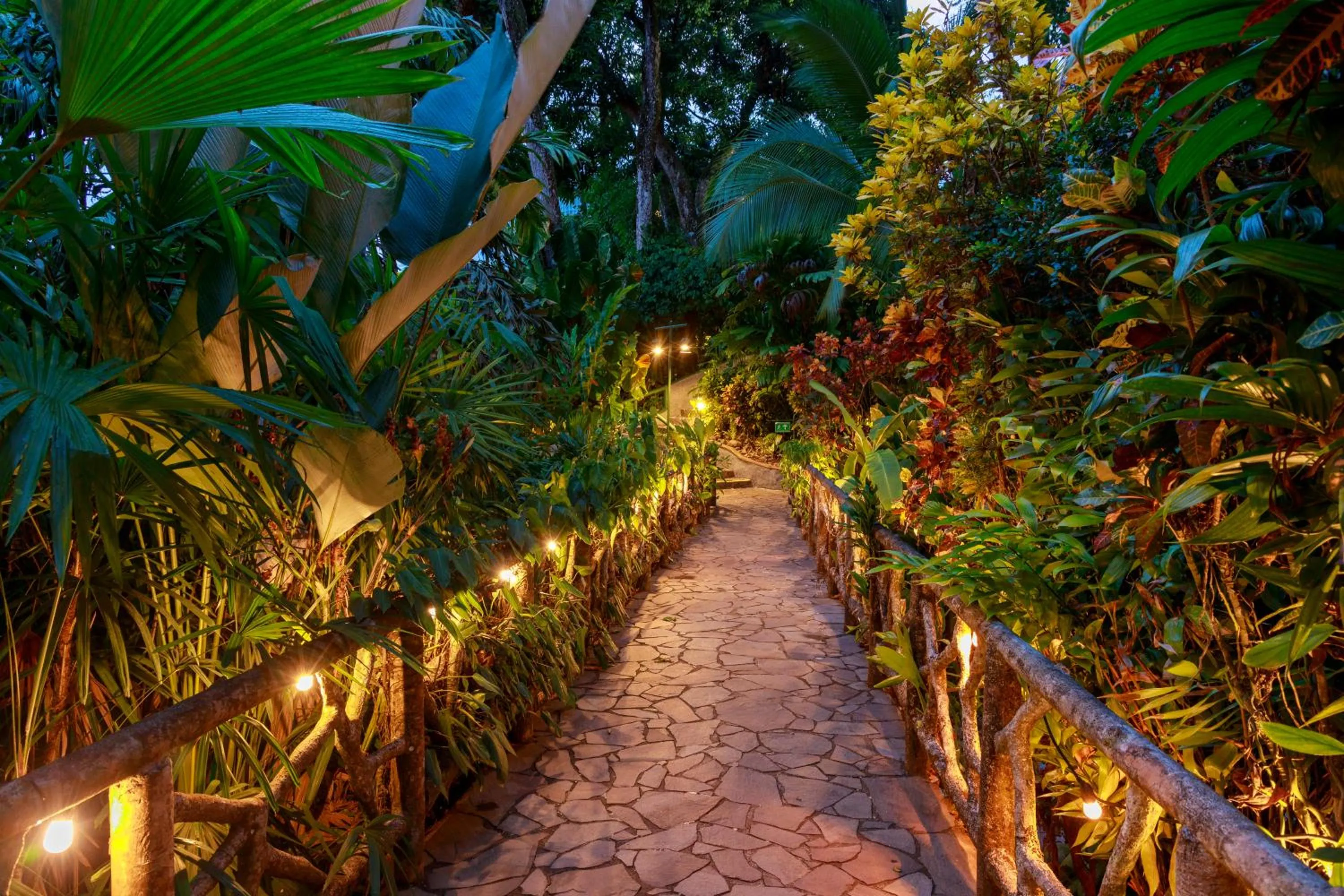 Spring in Si Como No Resort & Wildlife Refuge