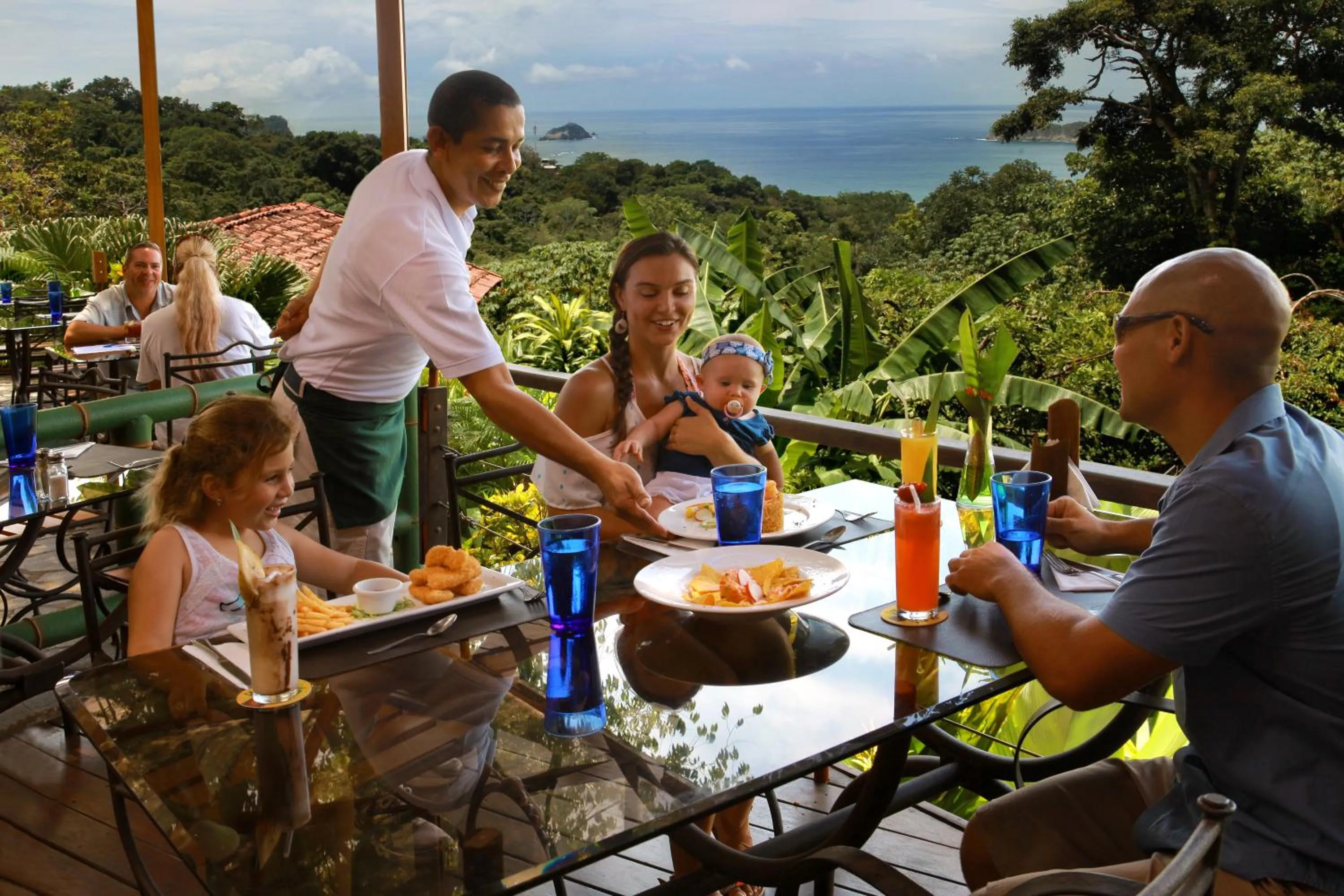 Restaurant/places to eat in Si Como No Resort & Wildlife Refuge