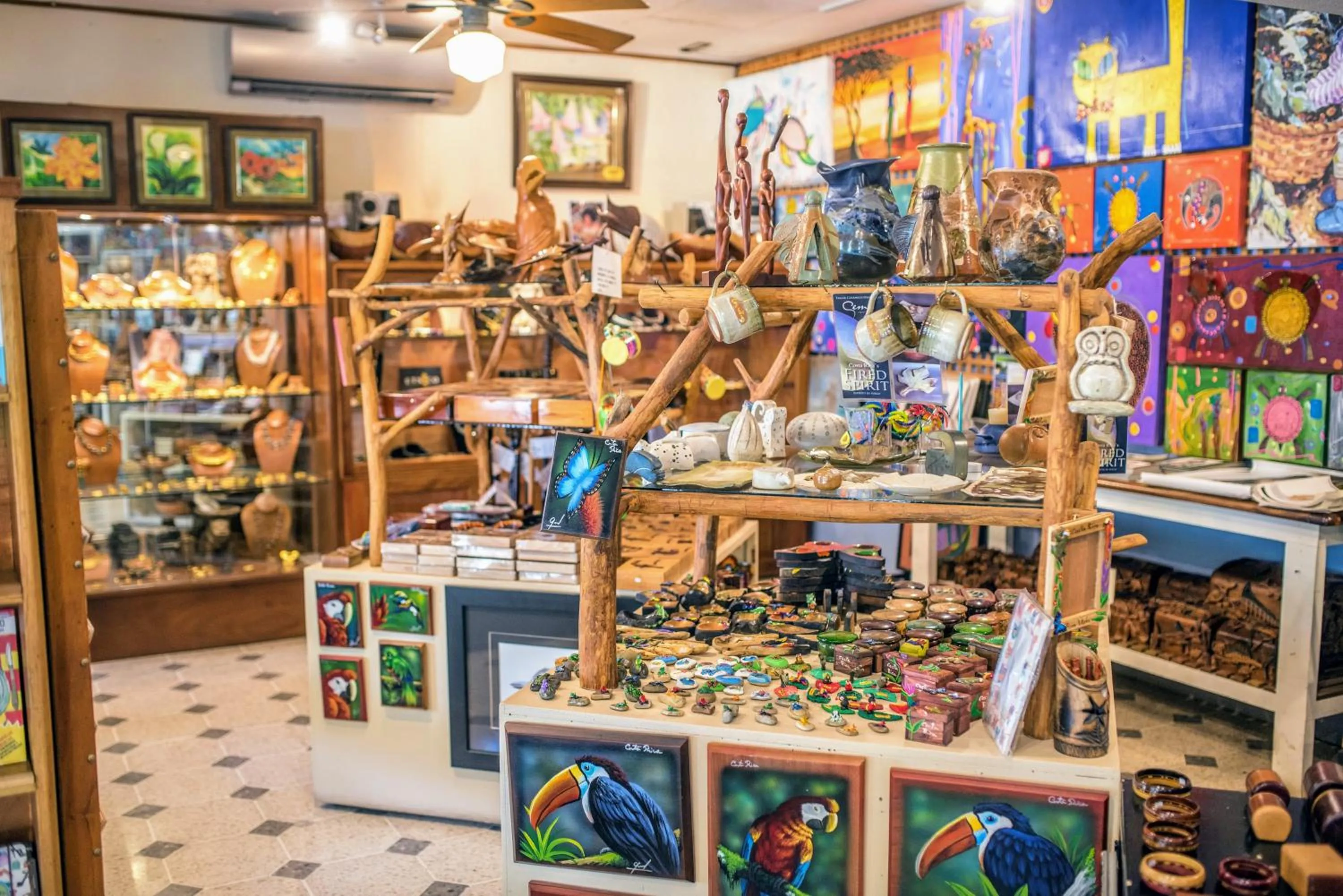 On-site shops in Si Como No Resort & Wildlife Refuge