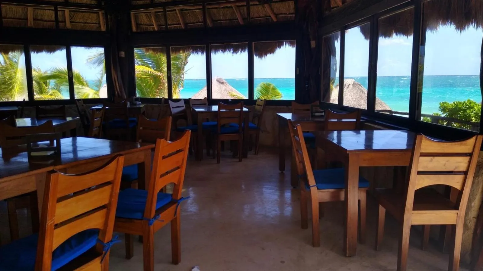 Restaurant/places to eat in Sol Caribe