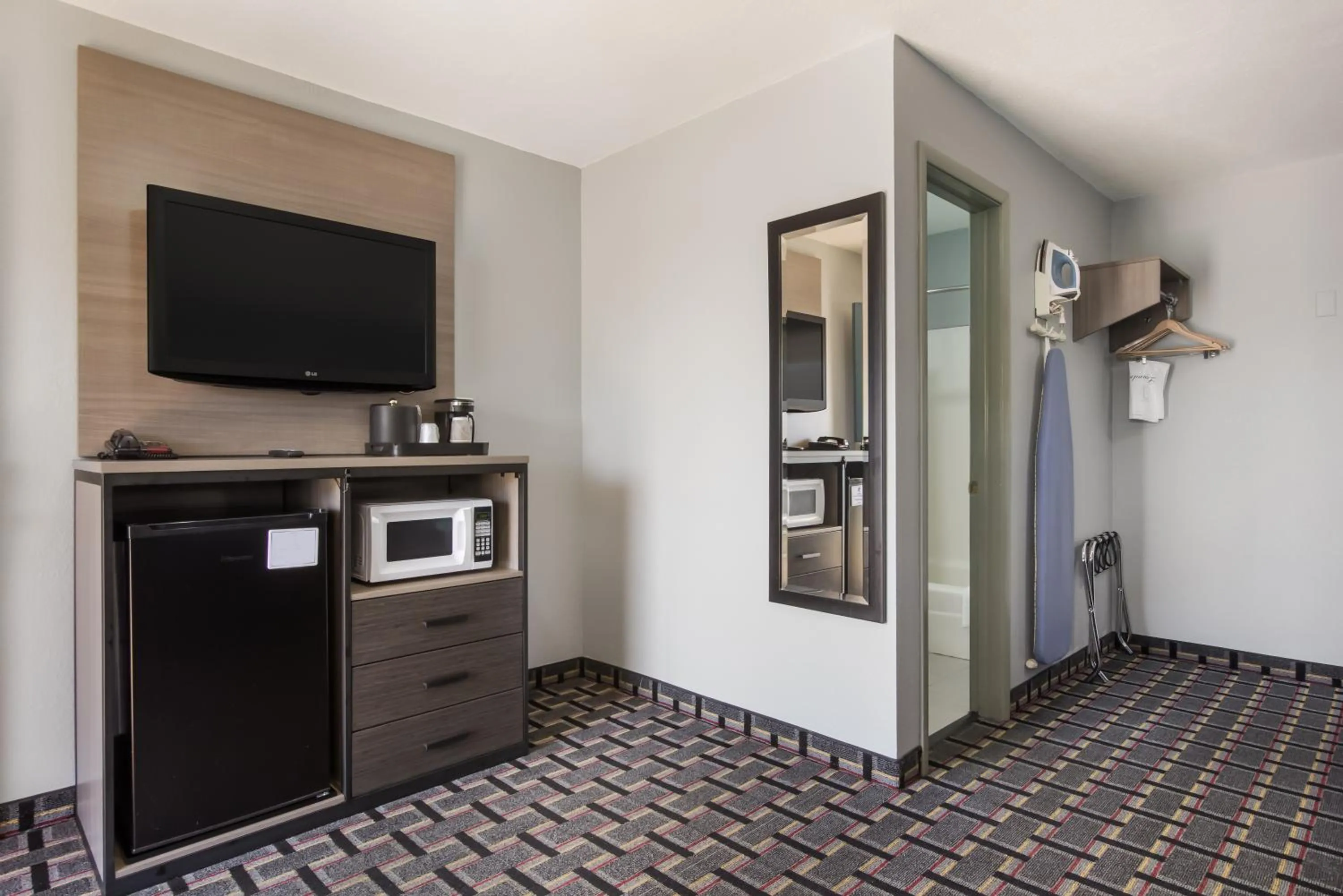 Knights Inn and Suites Salem