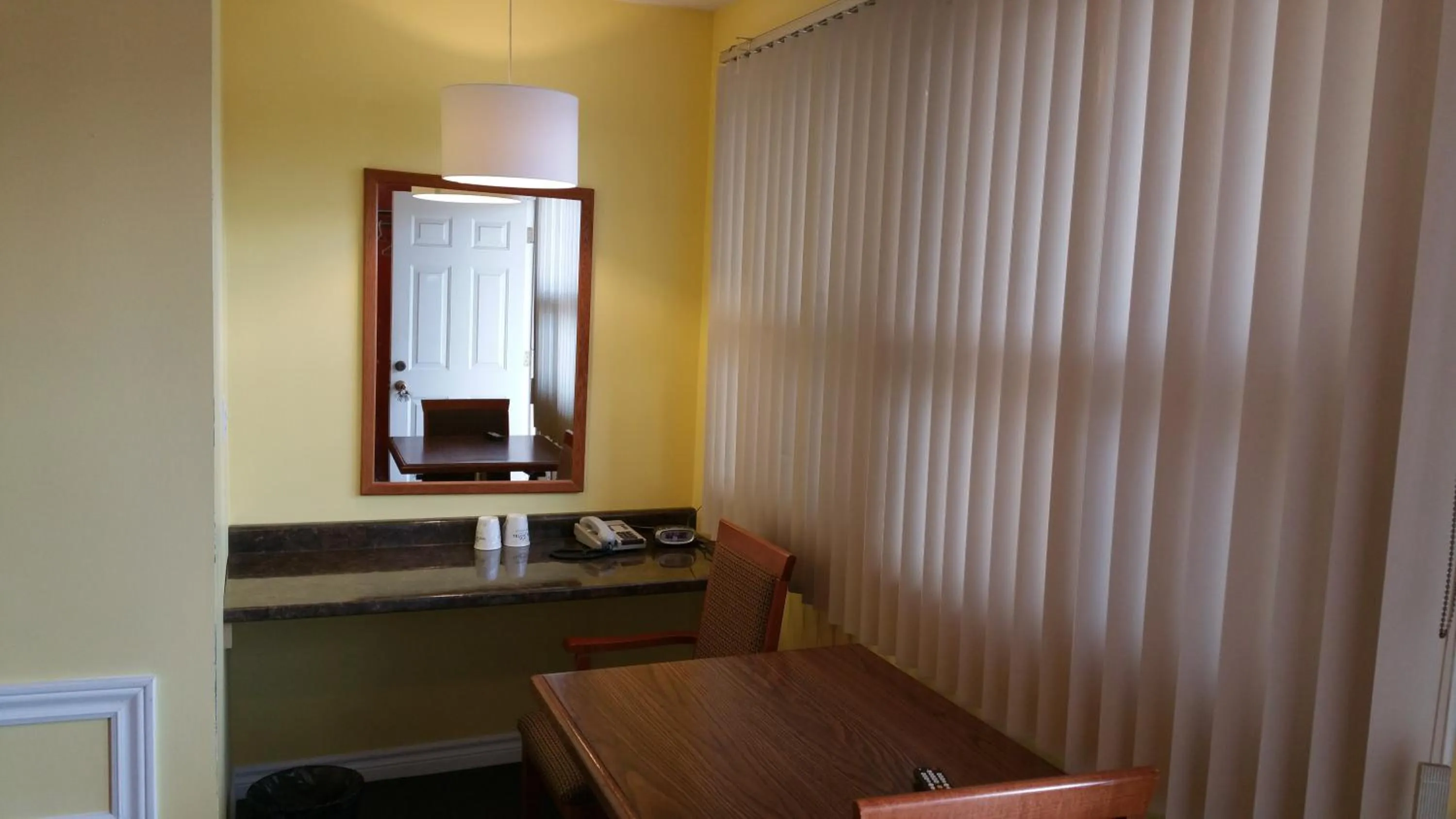 Dining area in Rymal's Motel