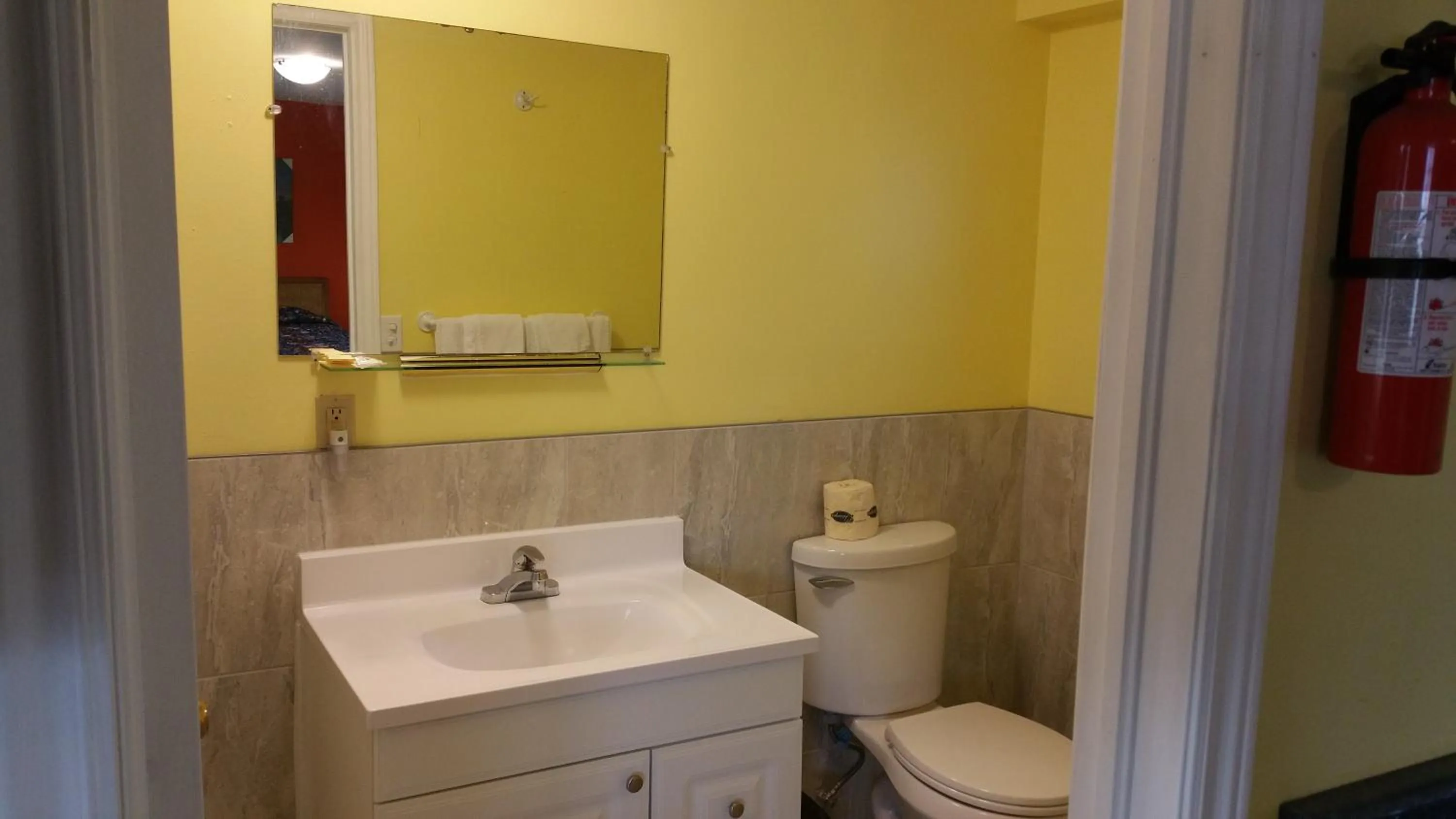 Bathroom in Rymal's Motel