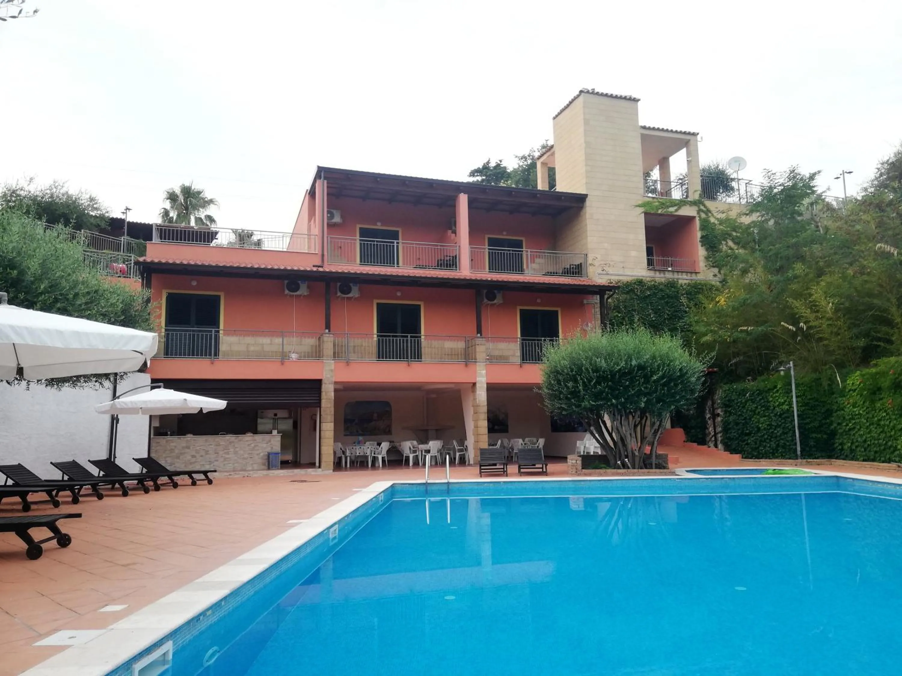 Swimming pool in Residenza Mediterranea