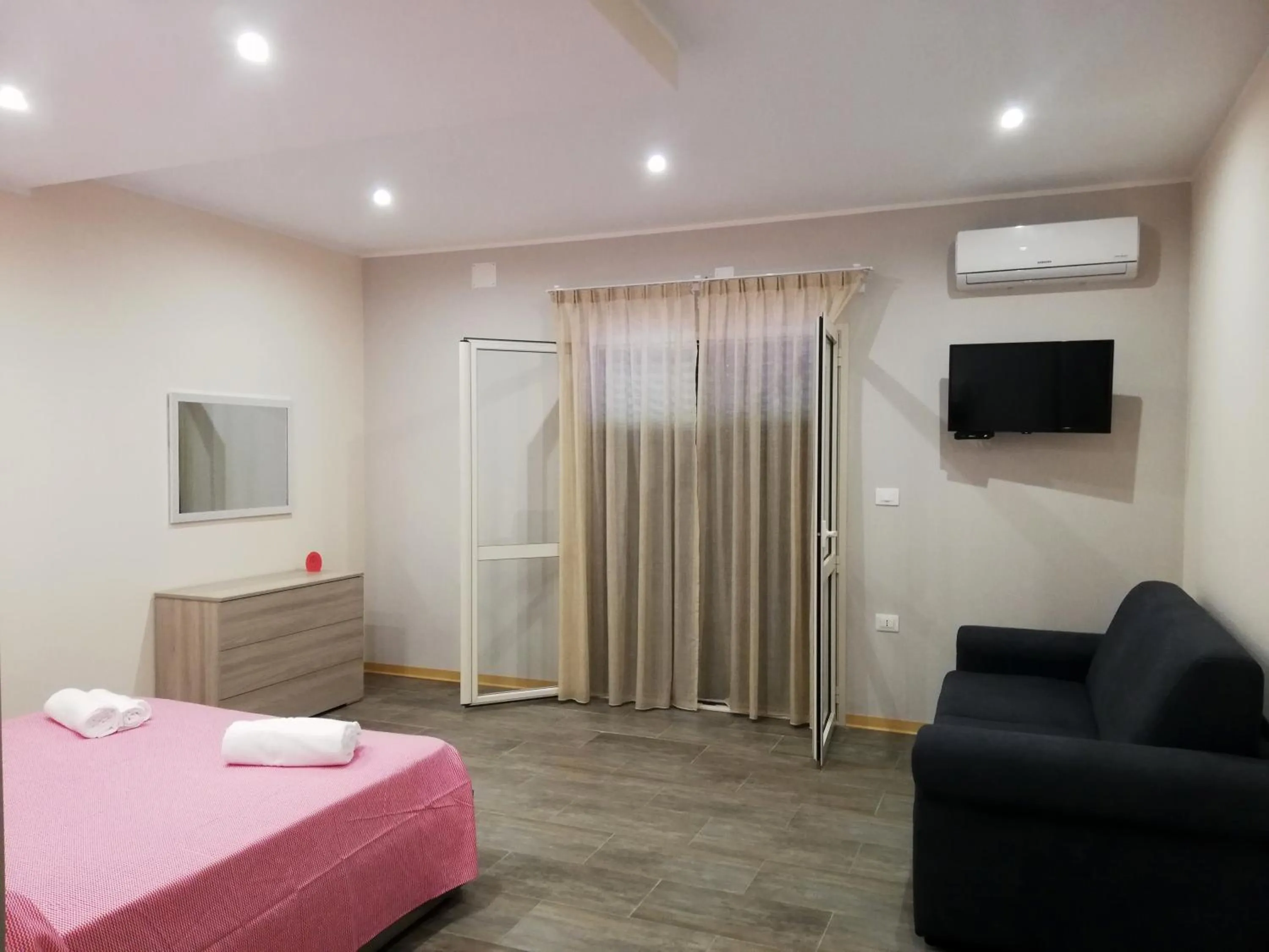 Photo of the whole room, Bed in Residenza Mediterranea