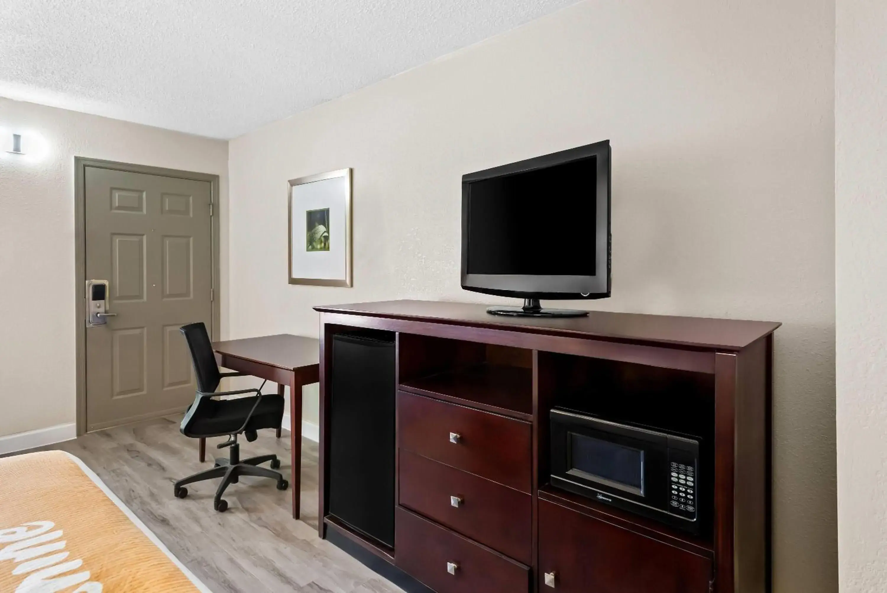 Bed in Days Inn by Wyndham Petersburg/South Fort Lee Bed in Days Inn by Wyndham Petersburg/South Fort Lee