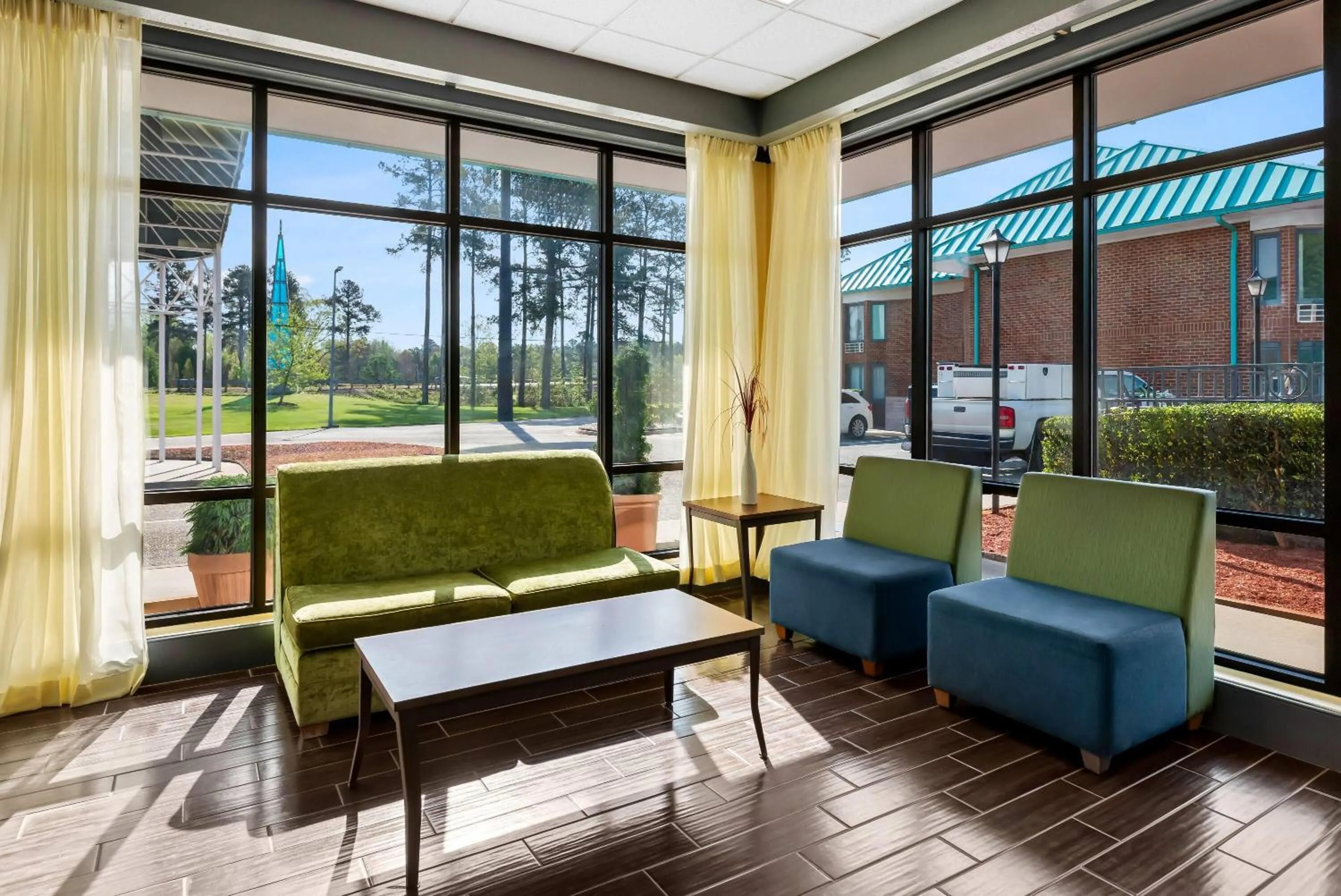 Lobby or reception in Days Inn by Wyndham Petersburg/South Fort Lee