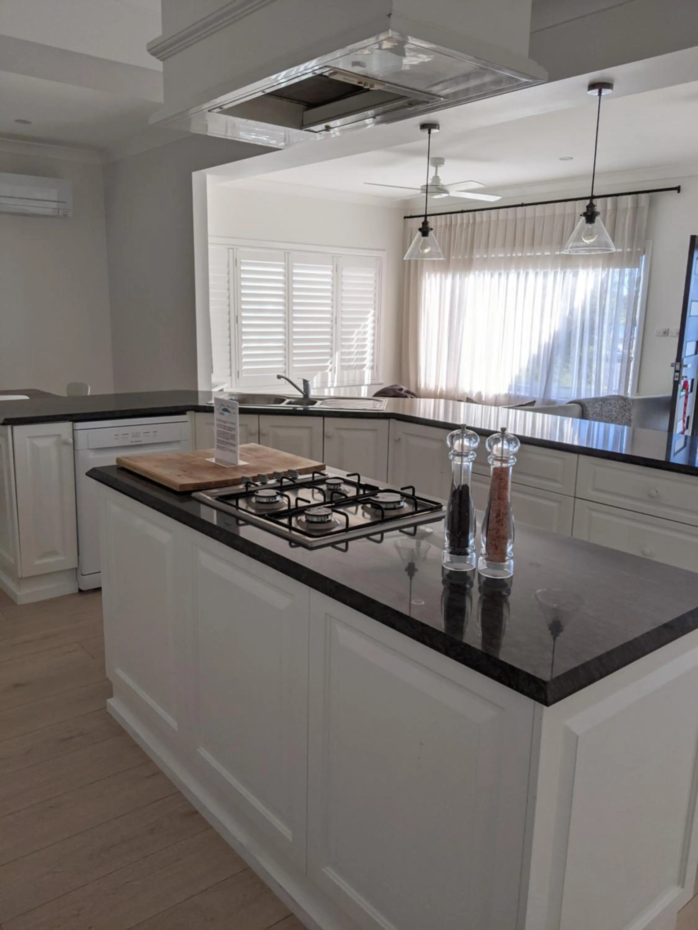 Coffee/tea facilities in Araluen Motor Lodge