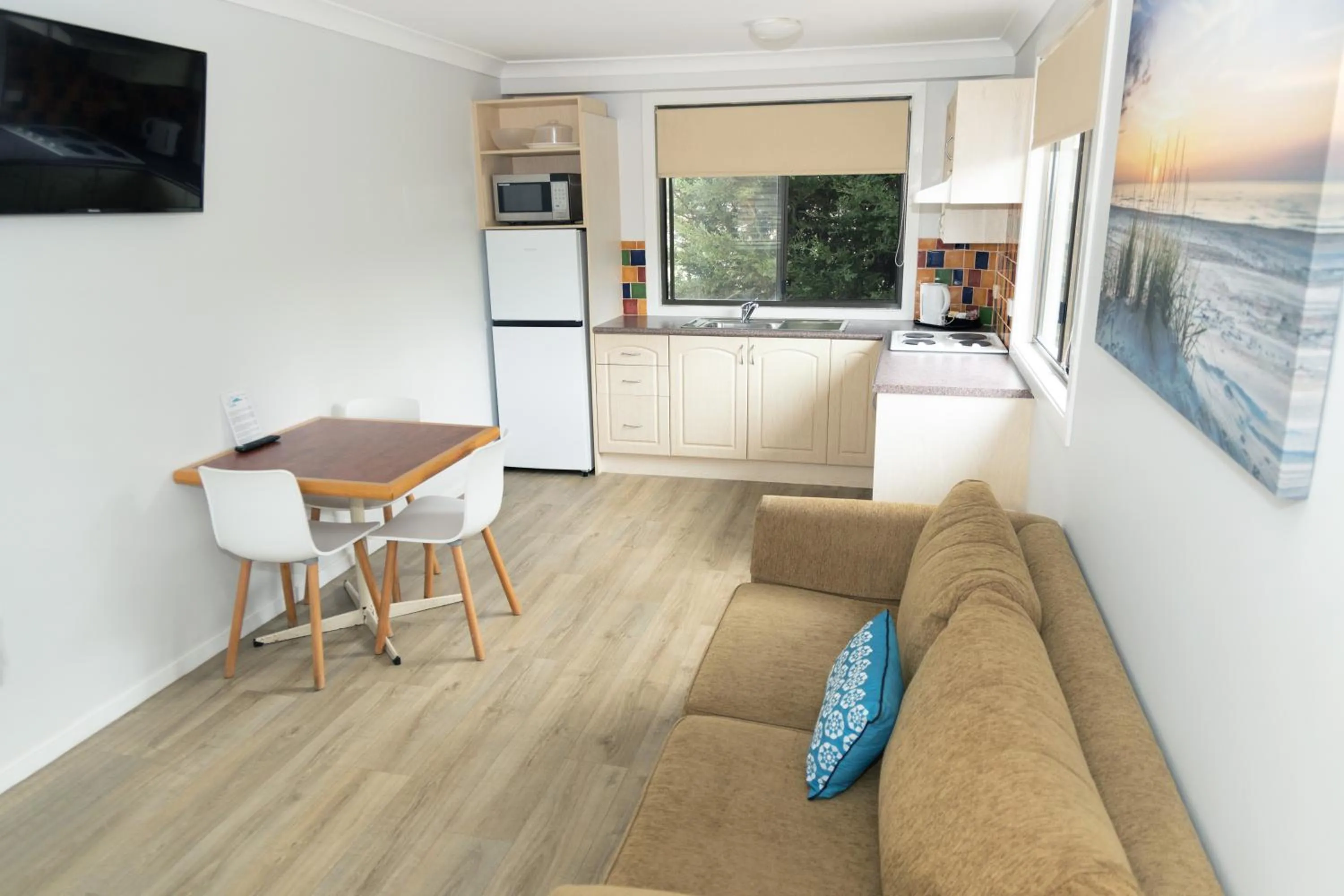 TV and multimedia in Araluen Motor Lodge