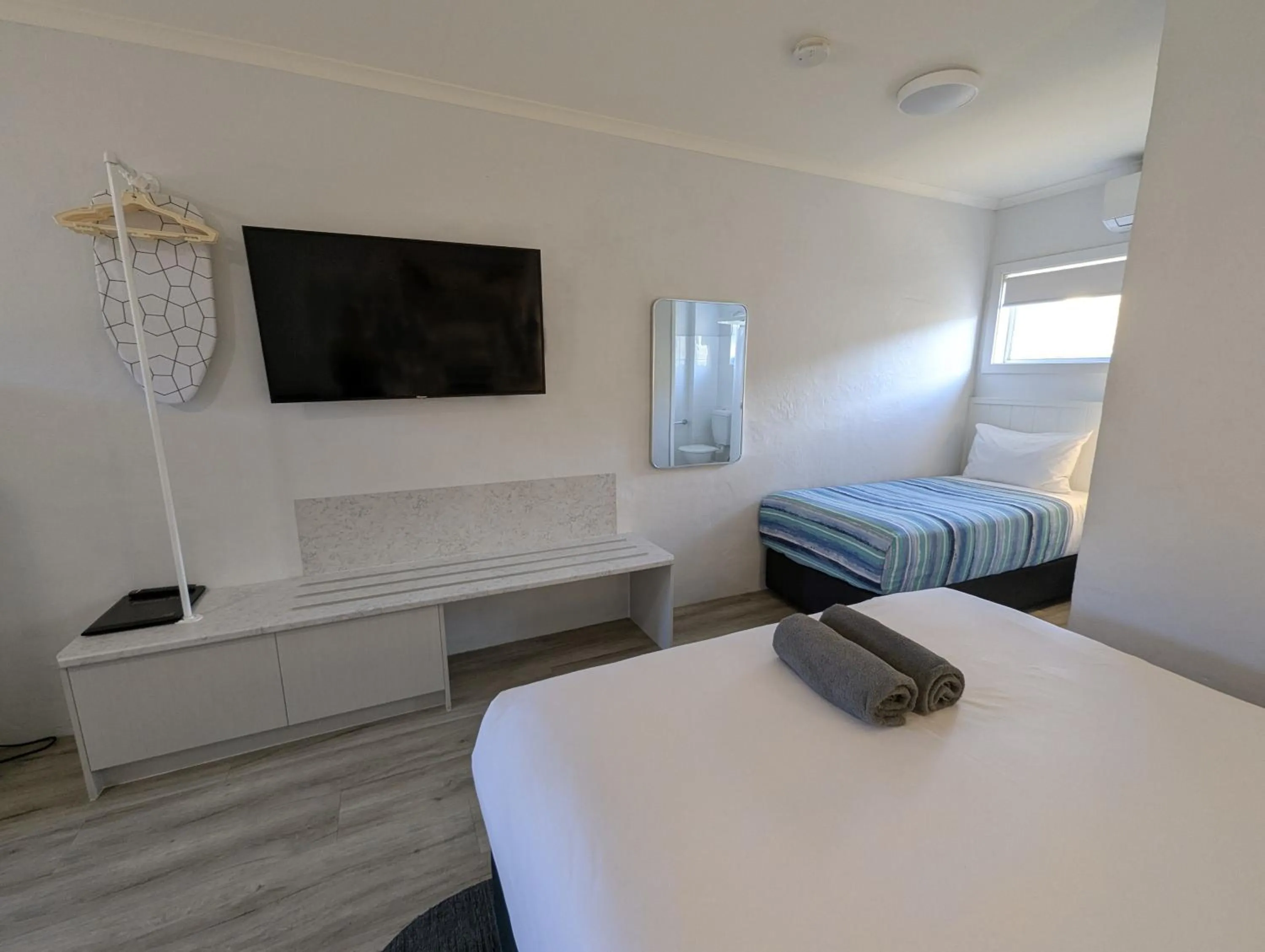 Bed in Araluen Motor Lodge