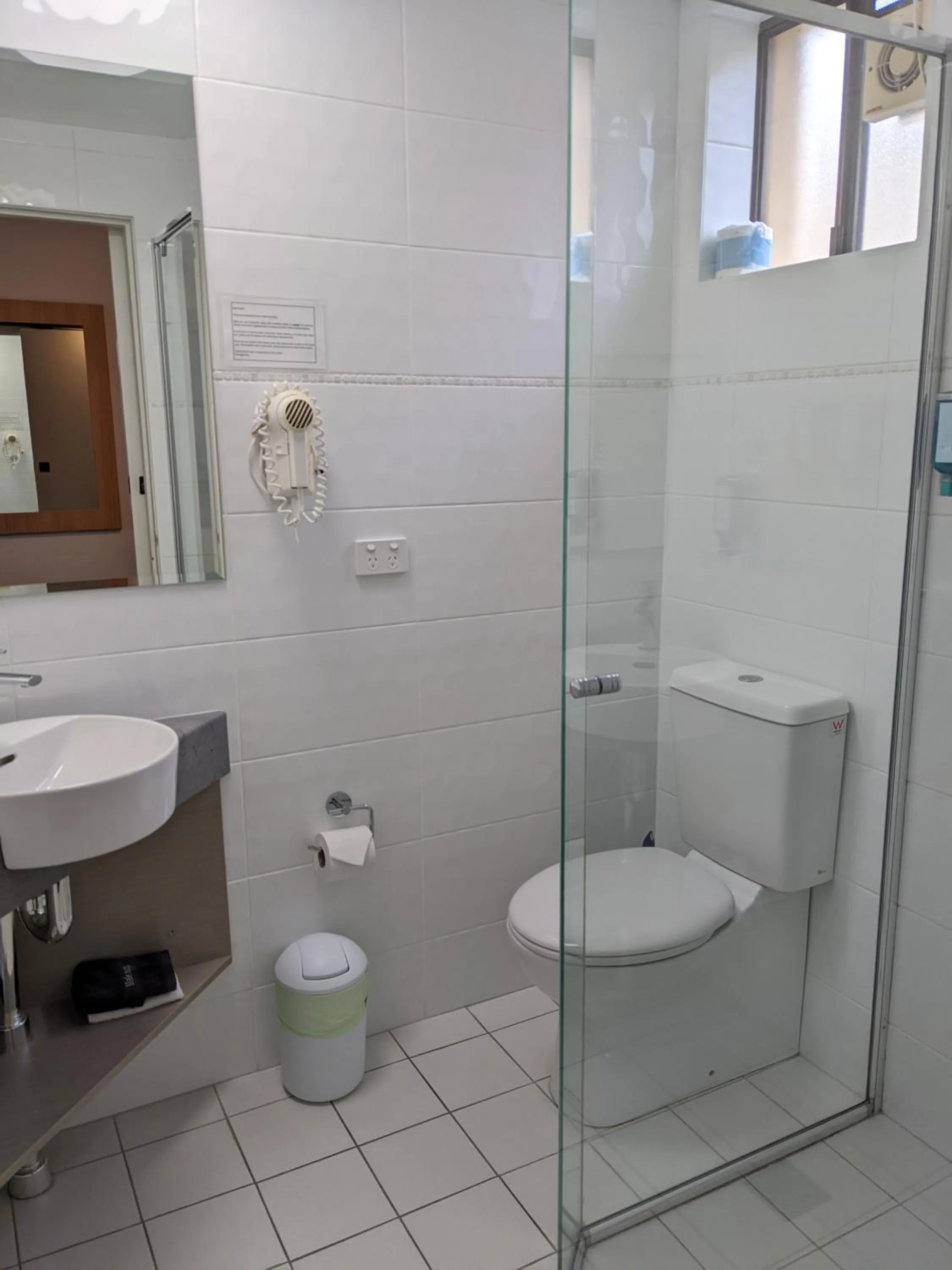 Shower in Araluen Motor Lodge