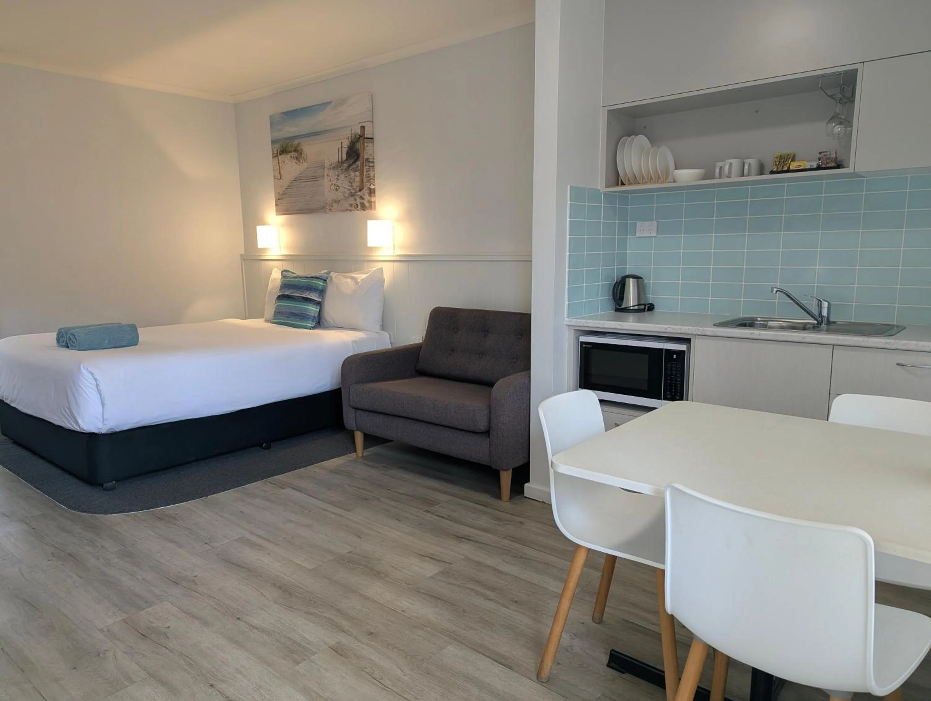 Bed in Araluen Motor Lodge