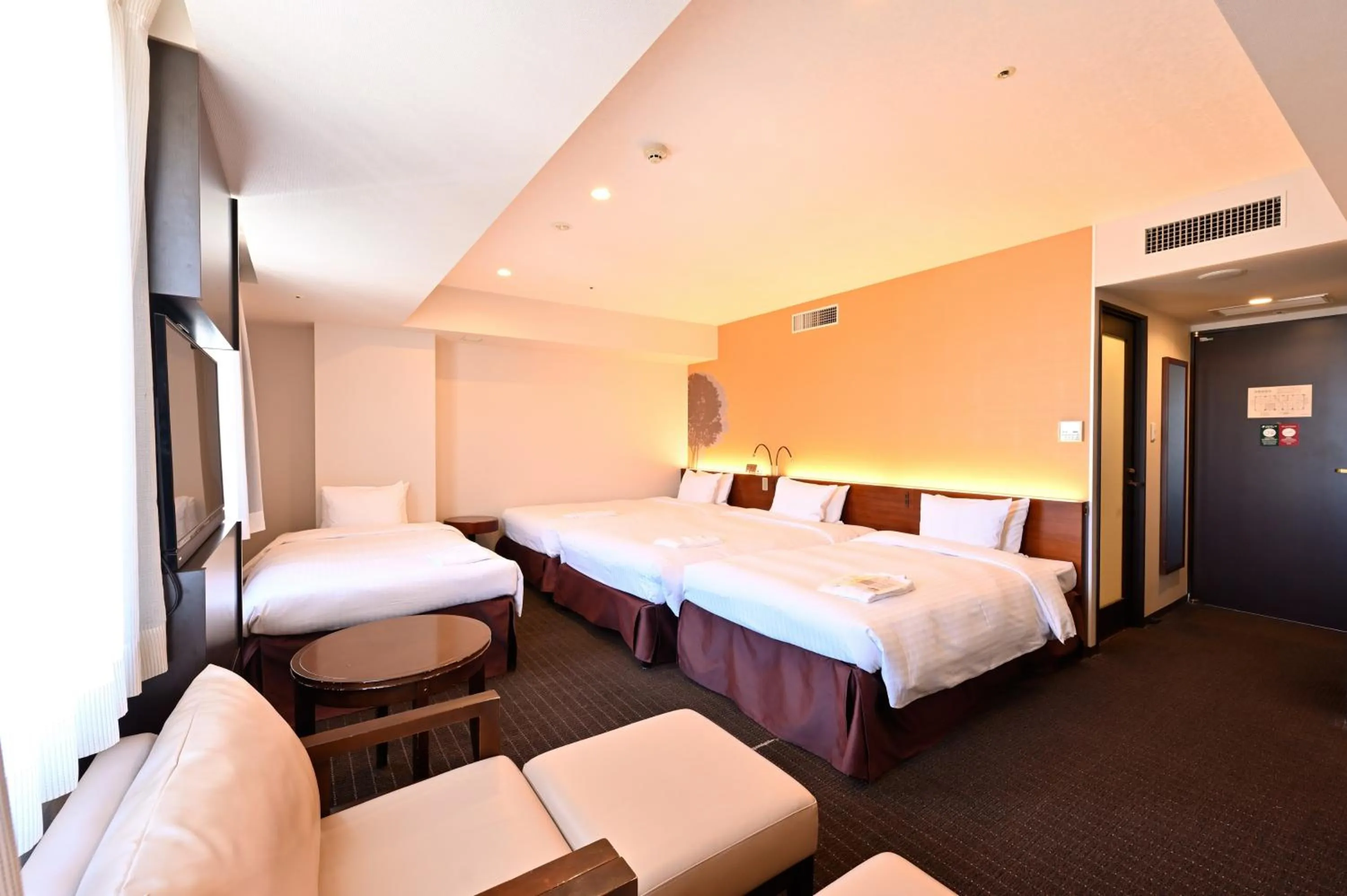 Photo of the whole room, Bed in Hotel Keihan Sapporo