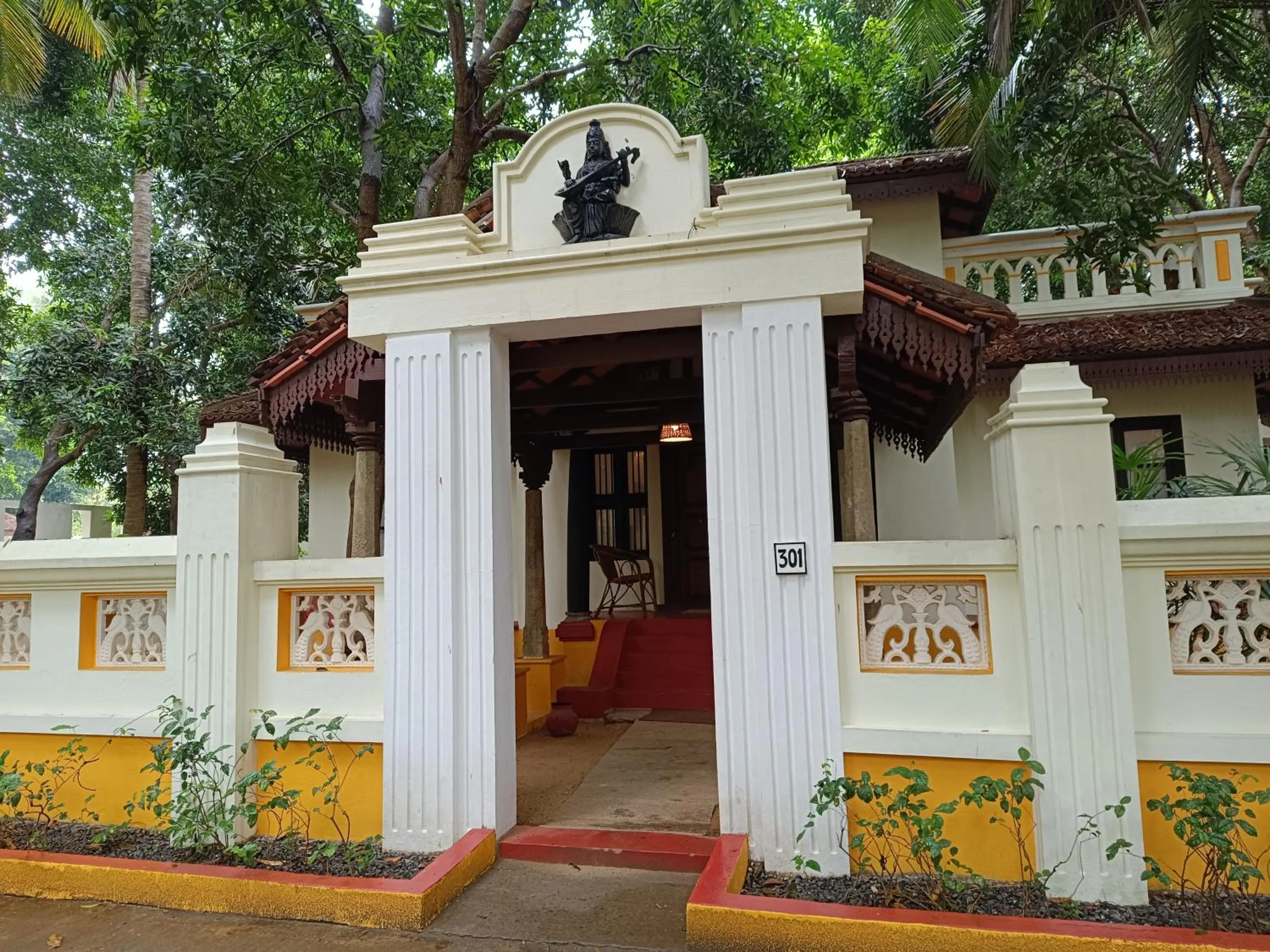 Facade/entrance in Mantra Koodam Kumbakonam - A CGH Earth Experience