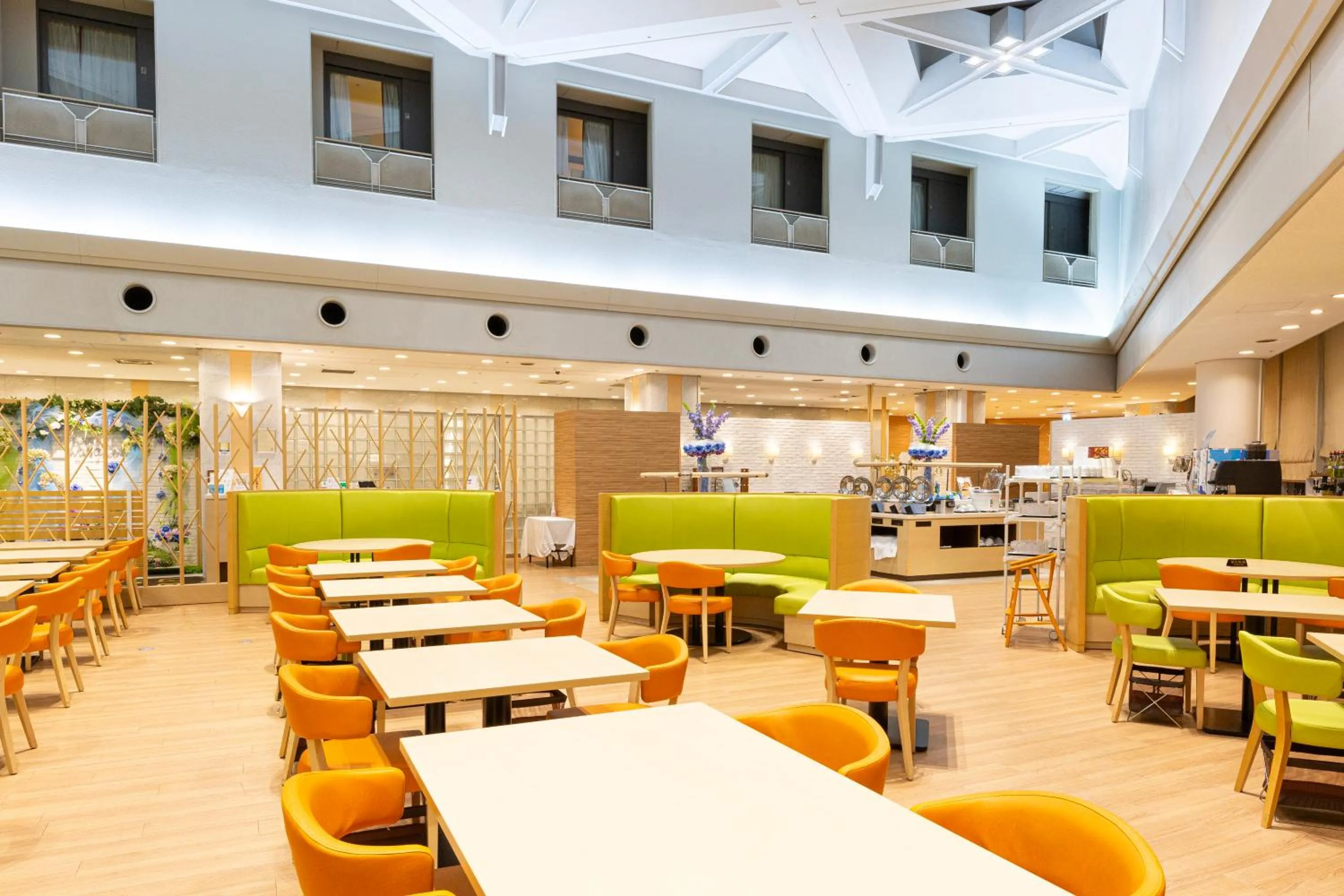 Restaurant/places to eat in Hotel Keihan Kyobashi Grande