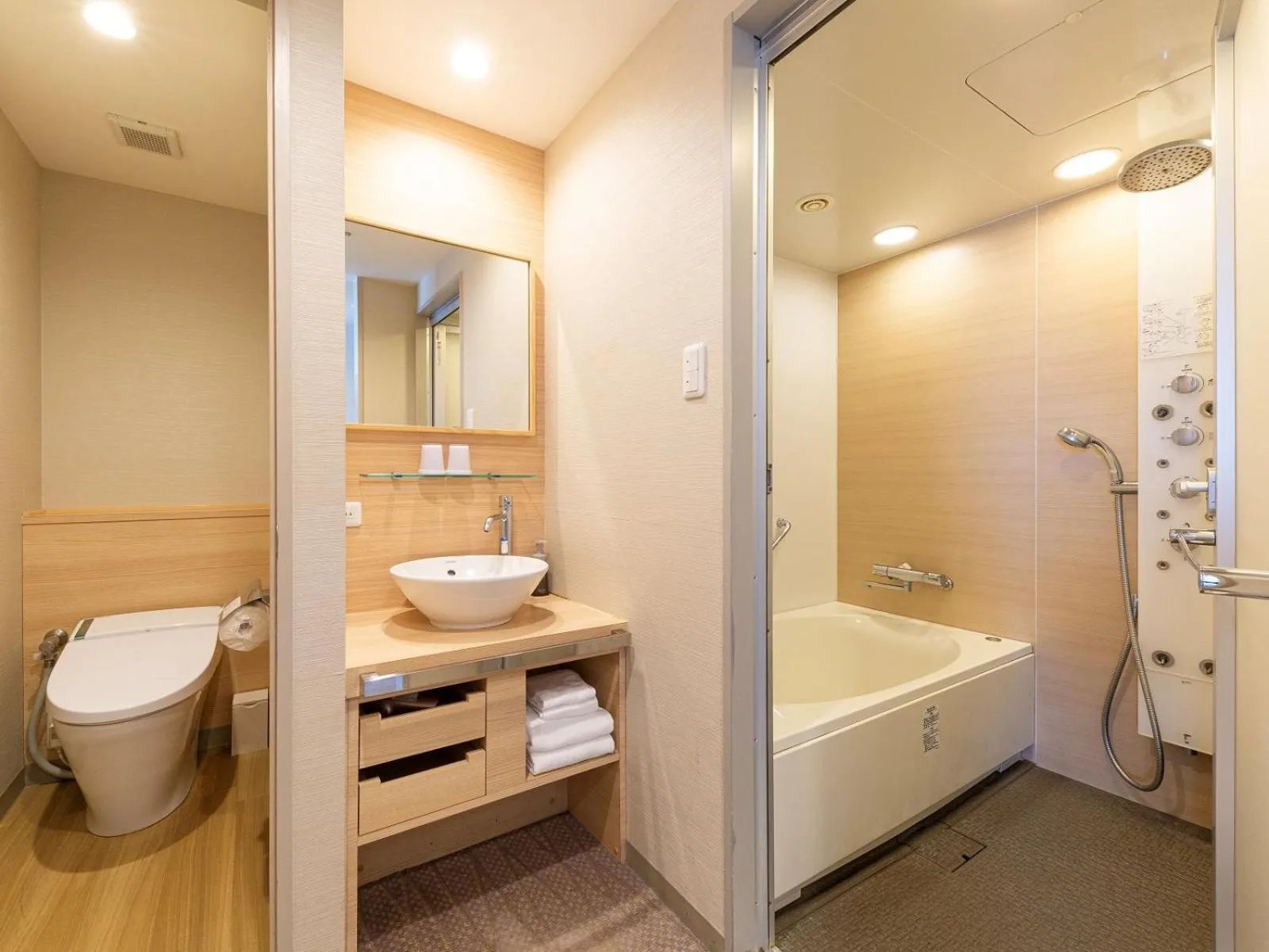 Bathroom in Hotel Keihan Kyobashi Grande