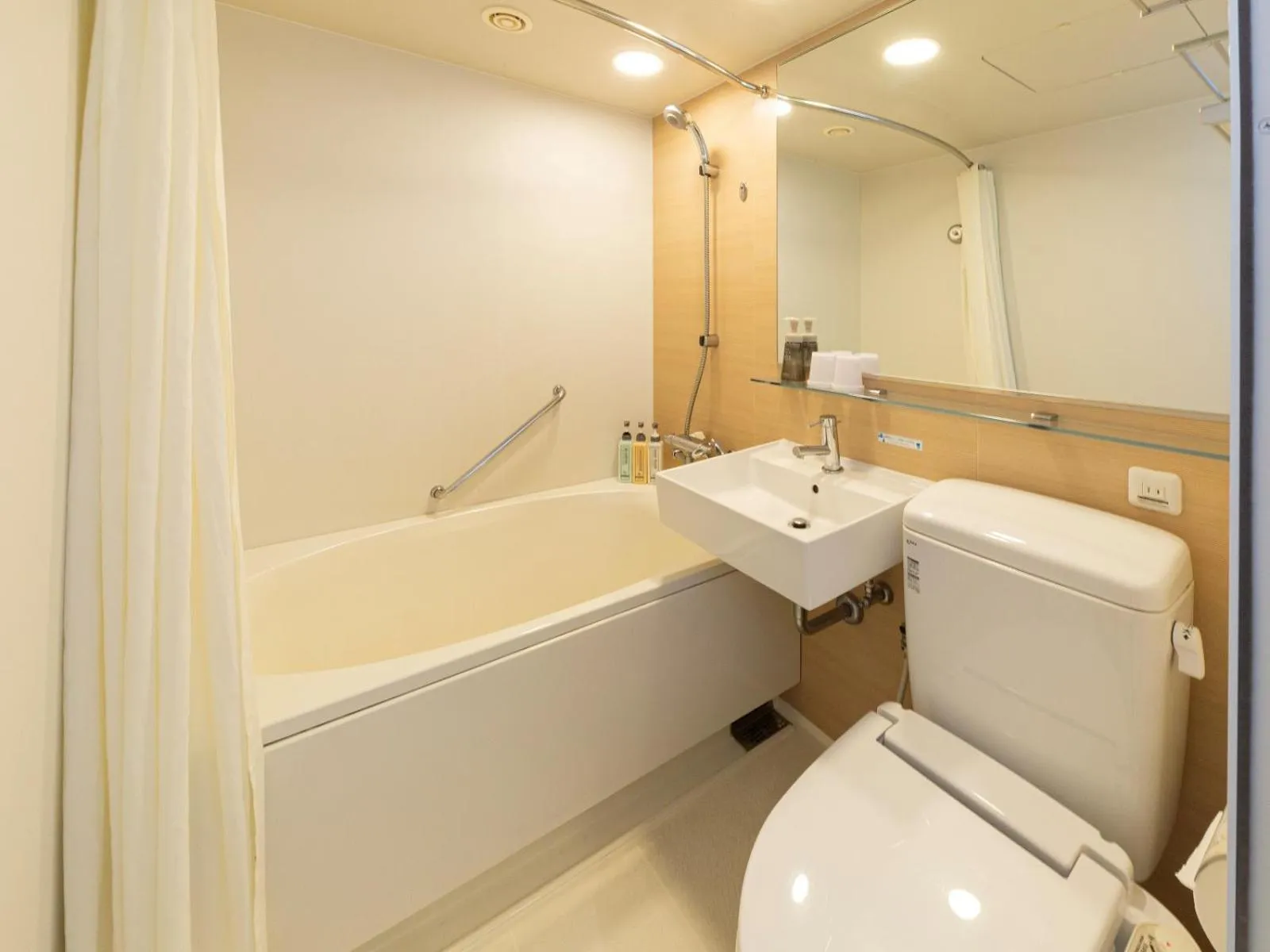 Toilet in Hotel Keihan Kyobashi Grande