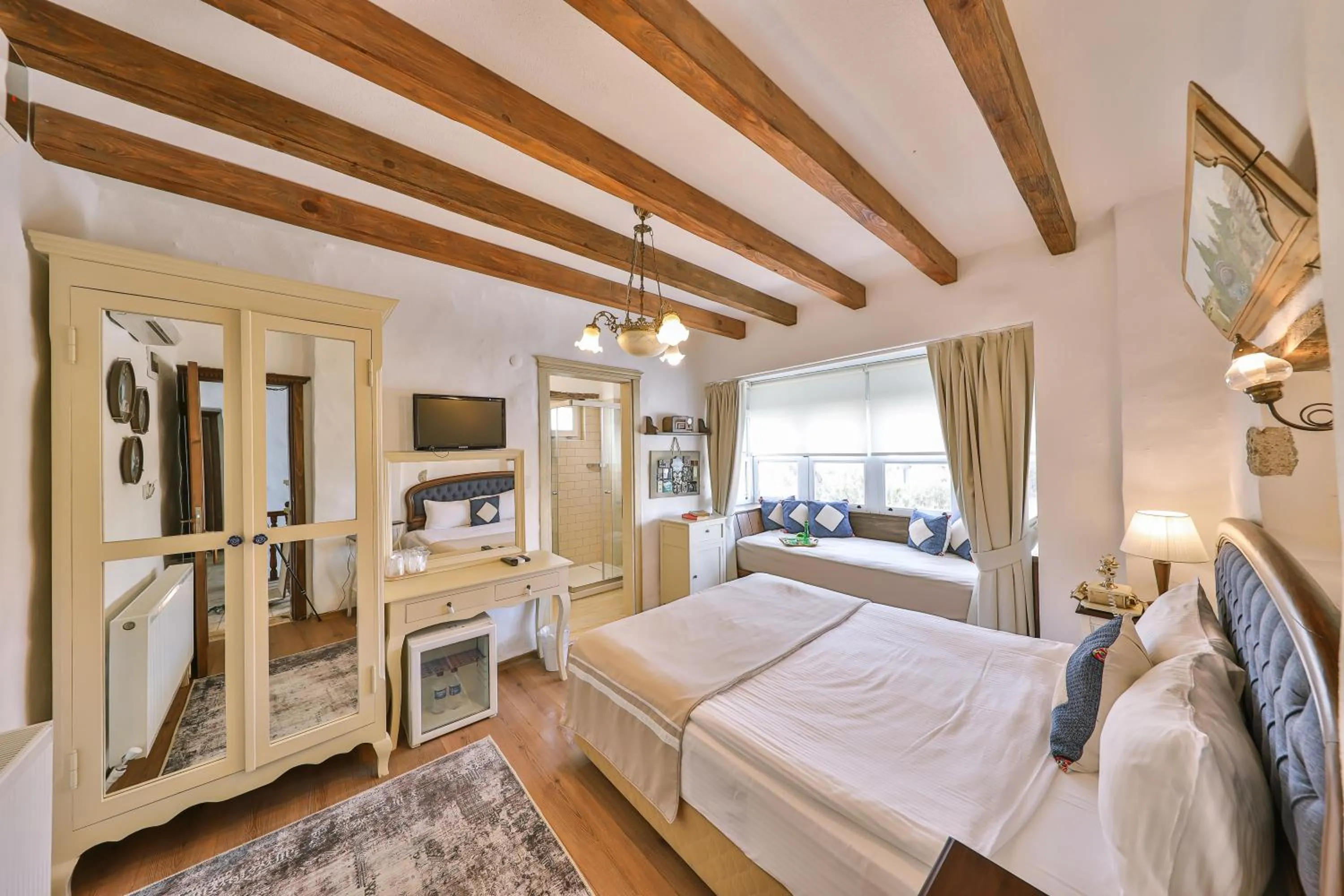 Photo of the whole room, Bed in Cumbali Konak Hotel (Adults Only +12)