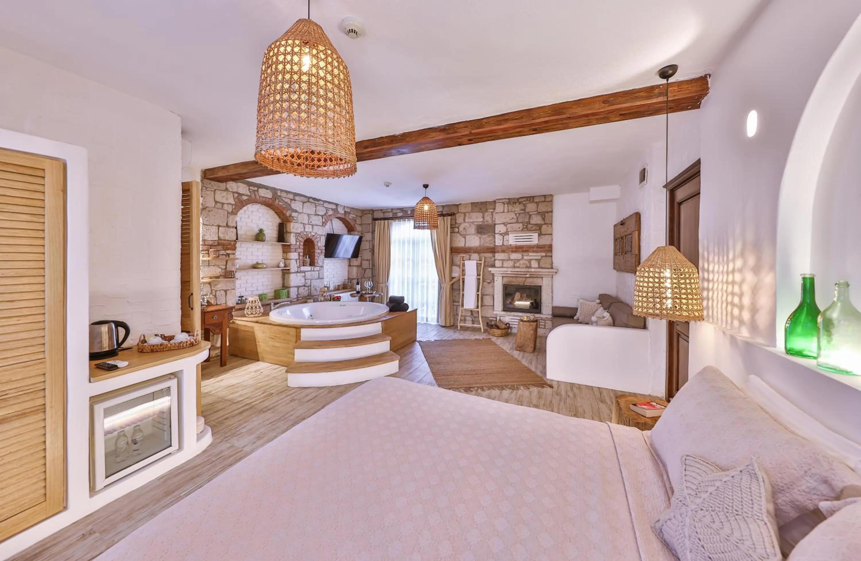 Photo of the whole room, Bed in Cumbali Konak Hotel (Adults Only +12)