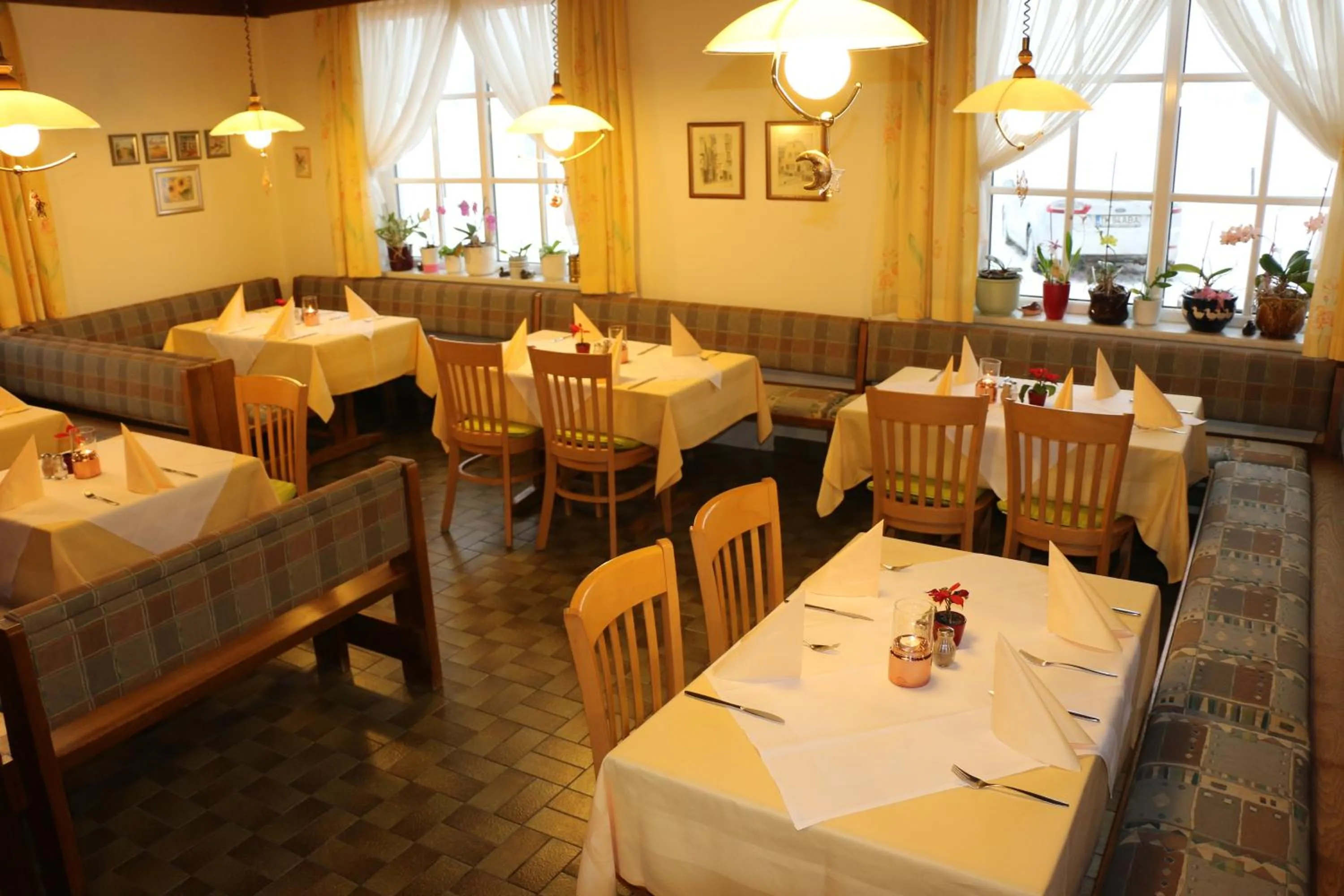Restaurant/places to eat in Gasthof Weissenbach