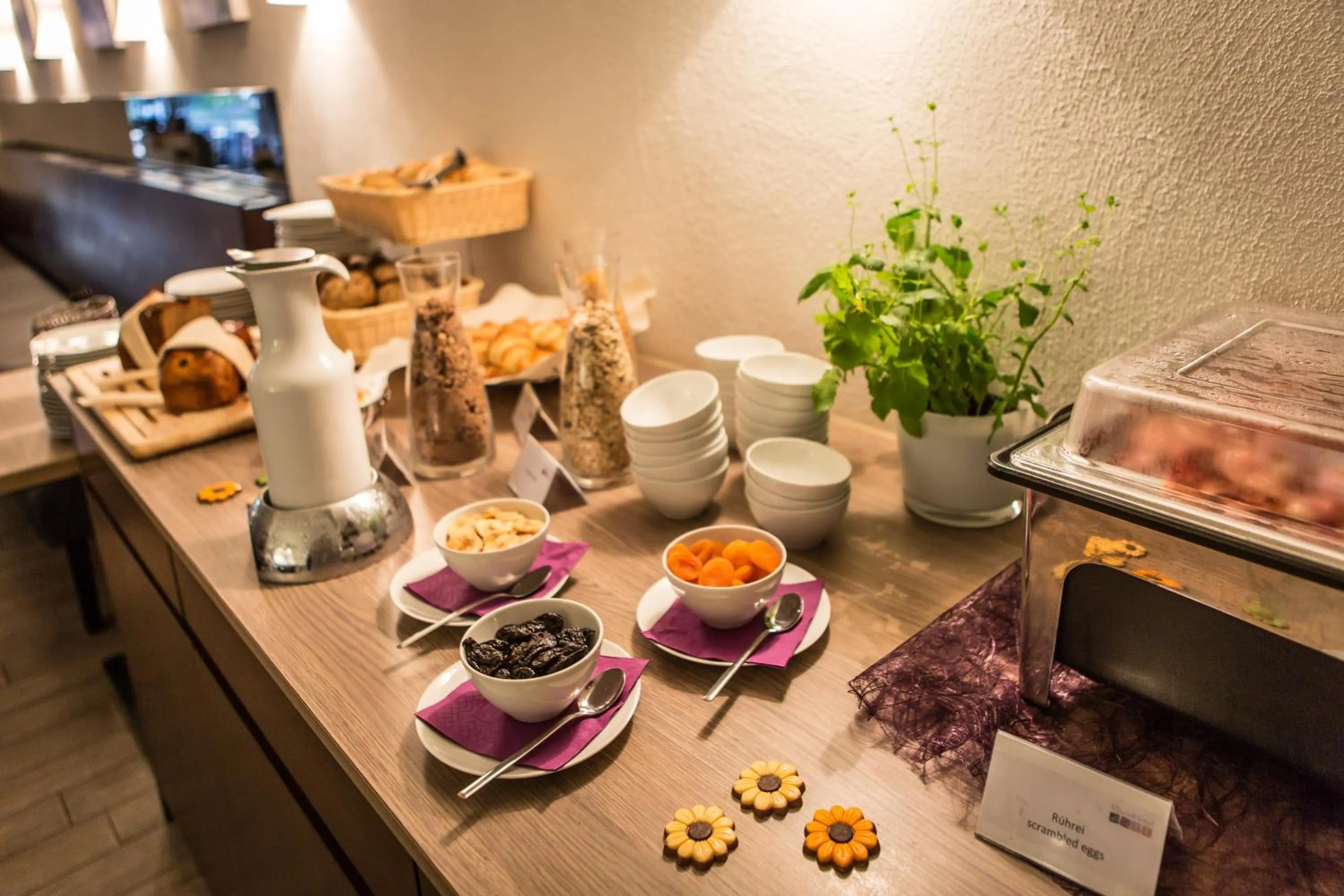 Buffet breakfast in RheinHotel ARTE