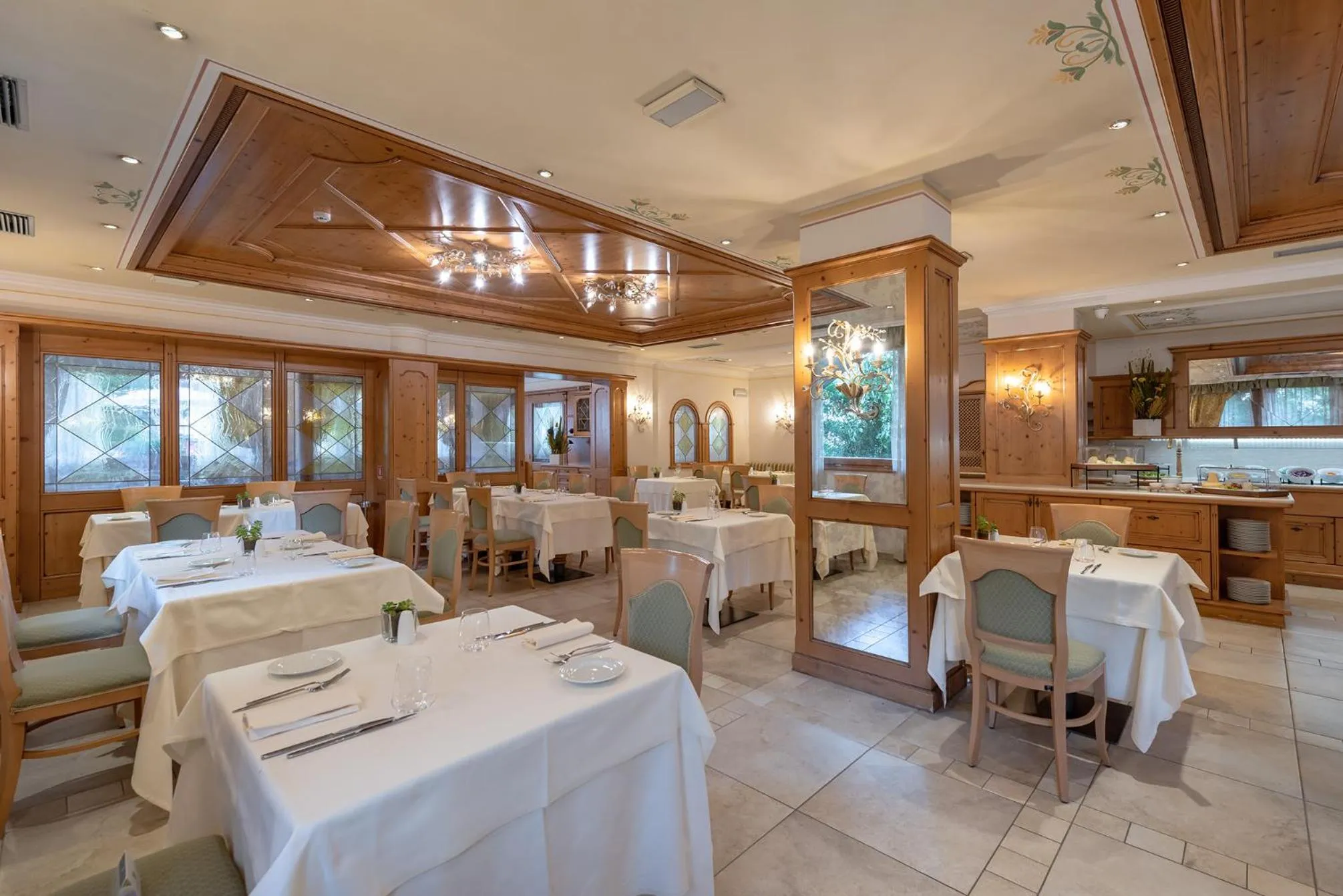 Restaurant/places to eat in Beverly Alps Hotel & Spa