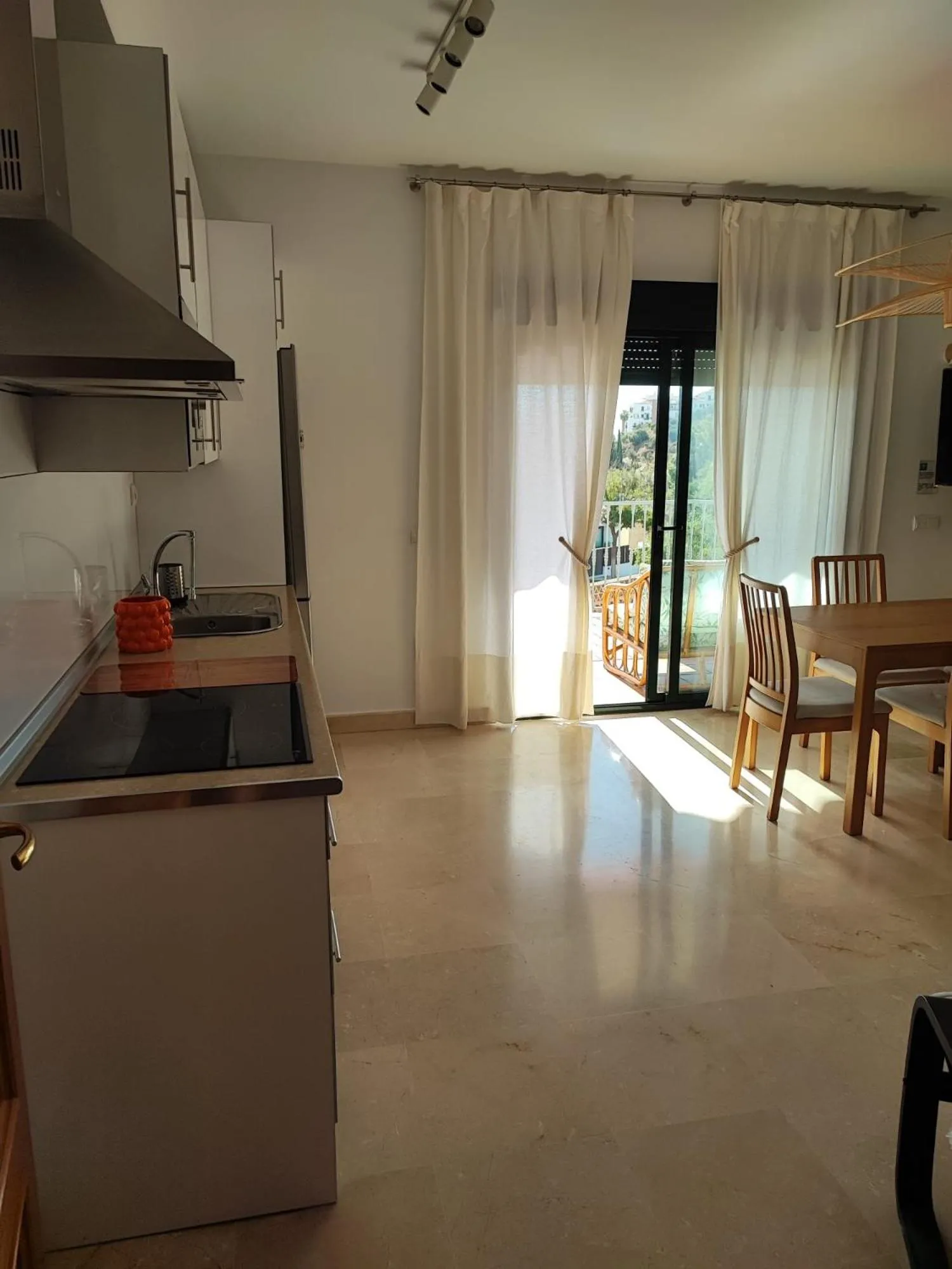 Kitchen or kitchenette in Biznaga Hols