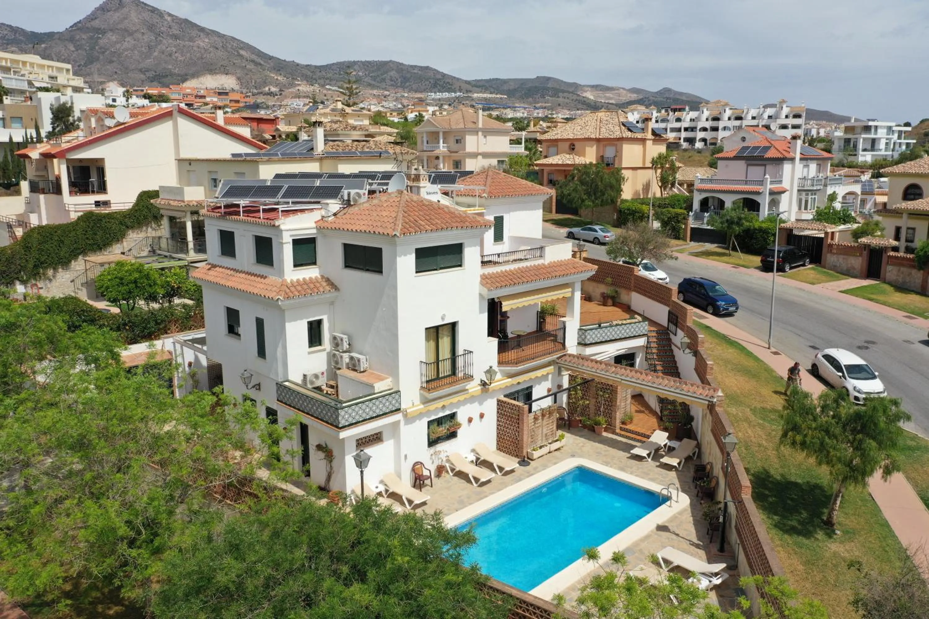 Property building in Biznaga Hols