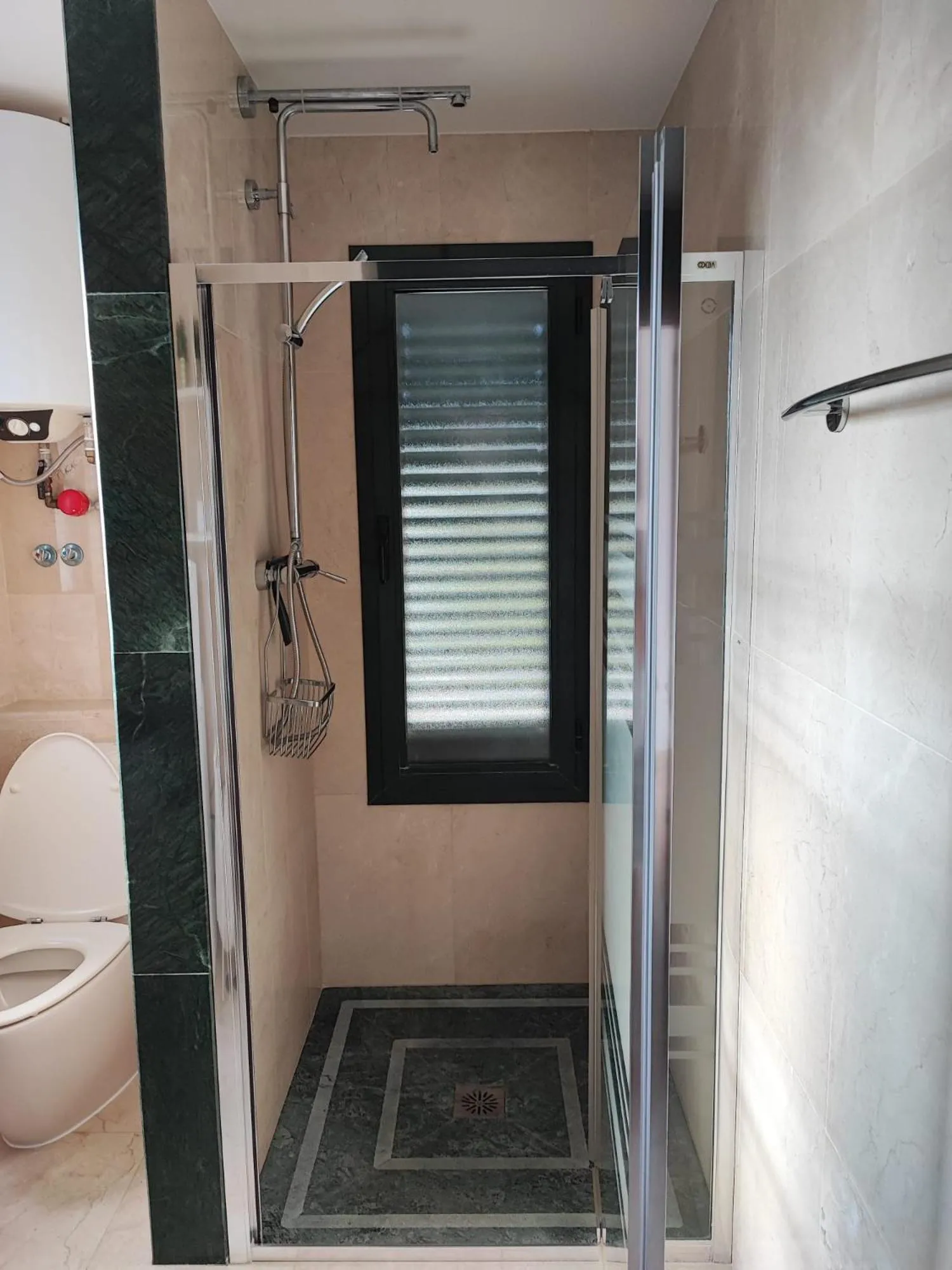 Shower in Biznaga Hols