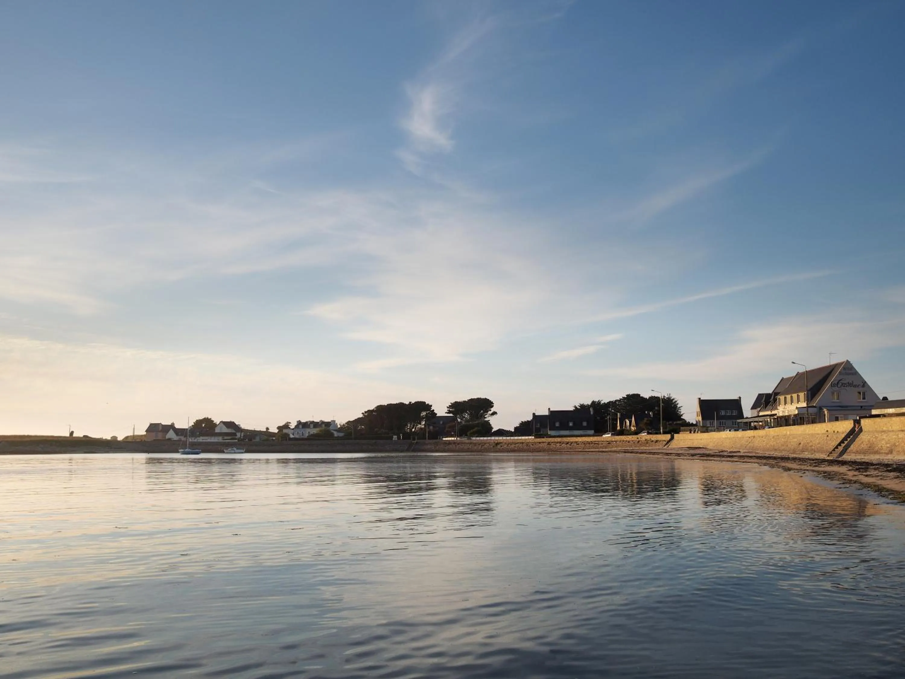 Beach in Logis le Castel Ac'h