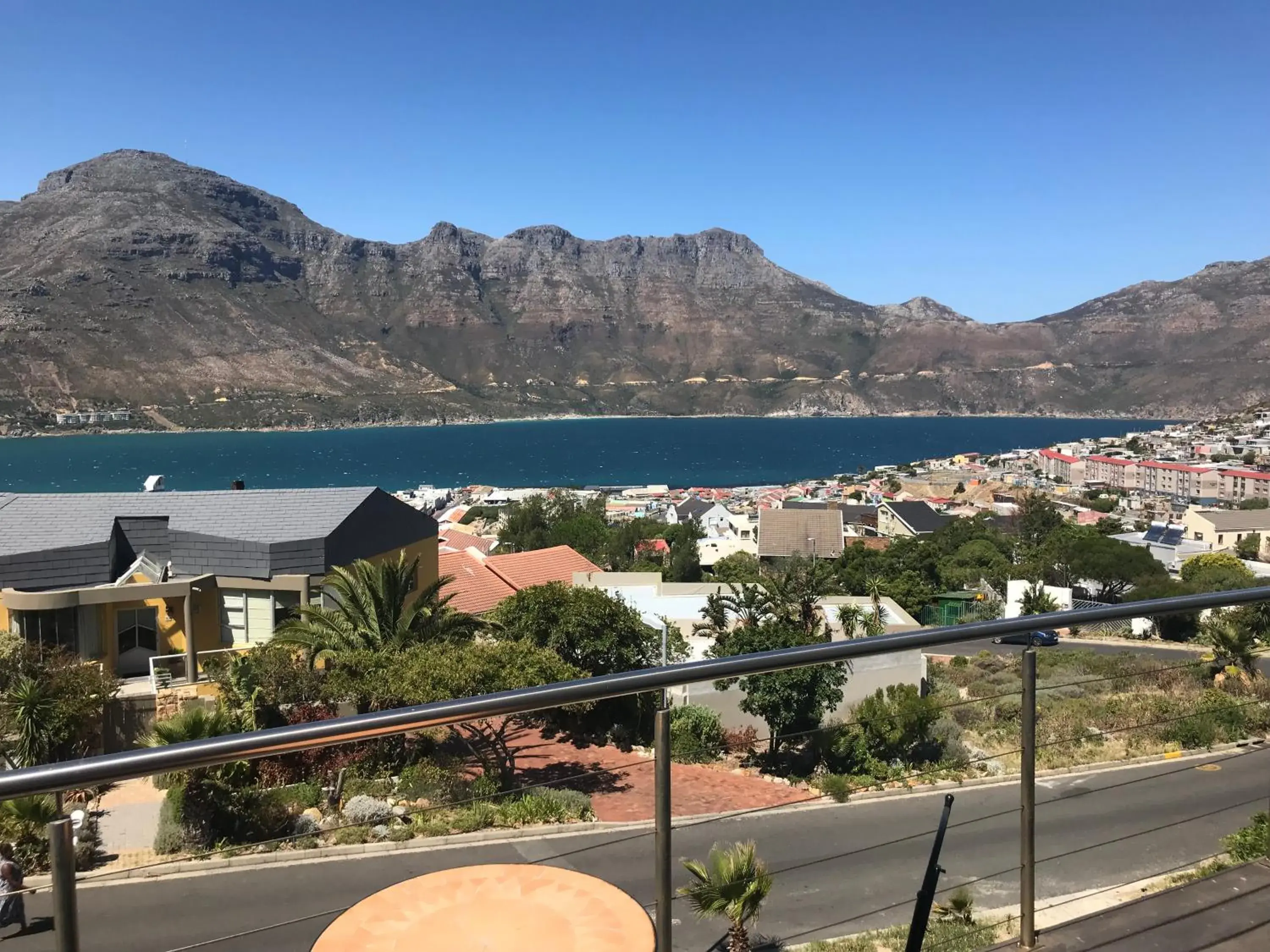 Deluxe Double or Twin Room with Ocean View in Hout Bay Breeze Guest House Deluxe Double or Twin Room with Ocean View in Hout Bay Breeze Guest House