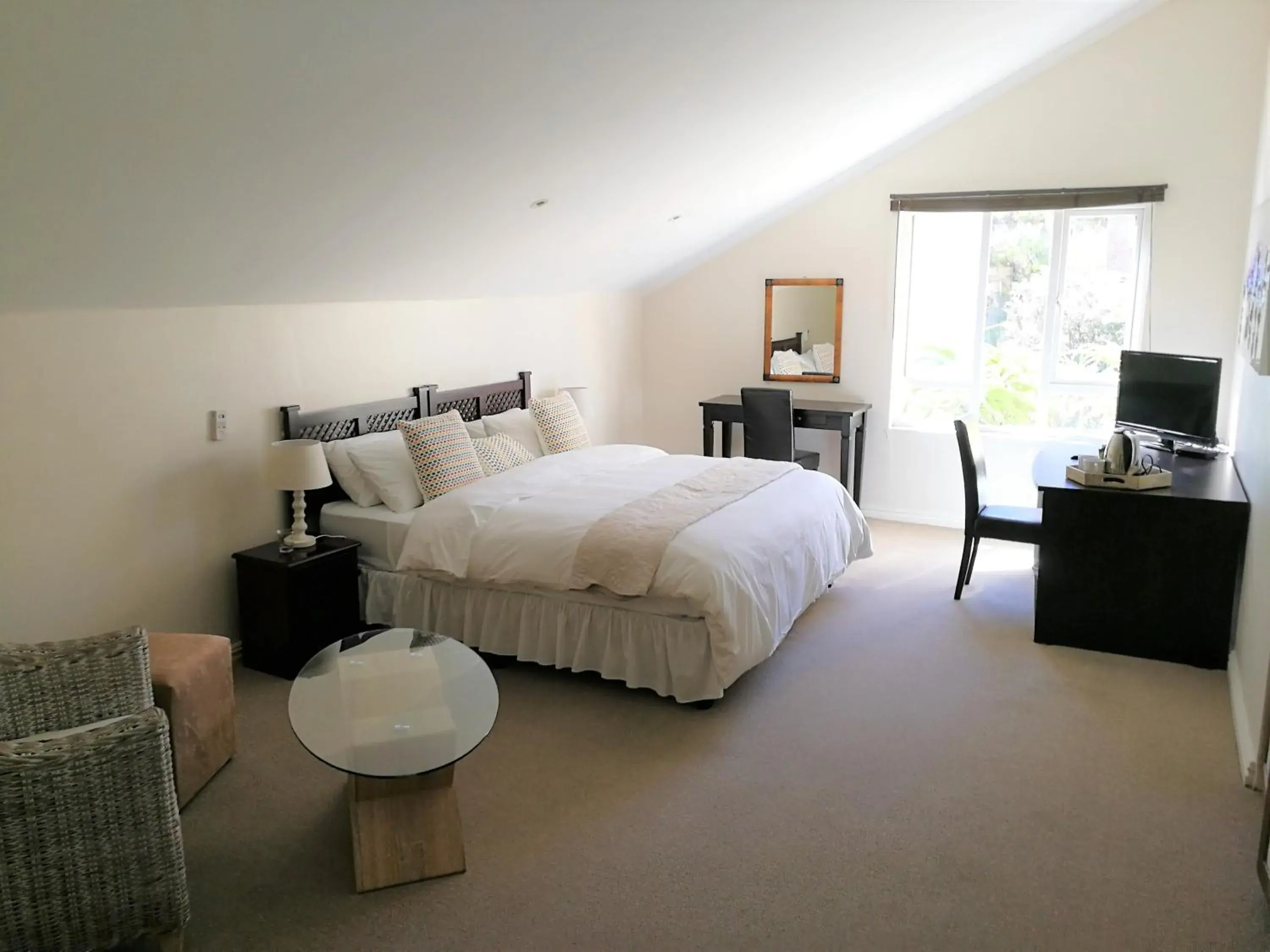 Standard Twin Room with Mountain View in Hout Bay Breeze Guest House Standard Twin Room with Mountain View in Hout Bay Breeze Guest House