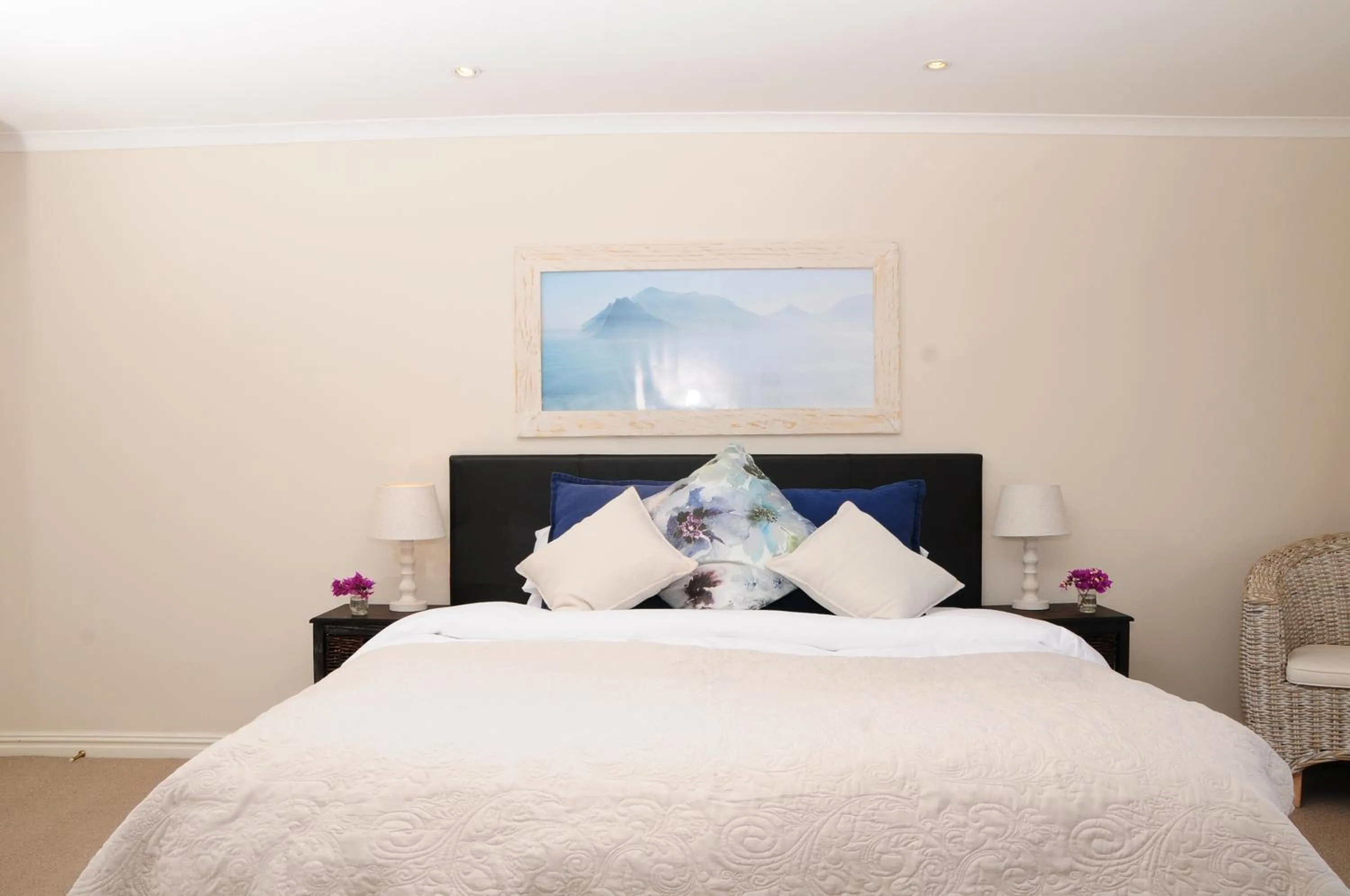 Bed in Hout Bay Breeze Guest House