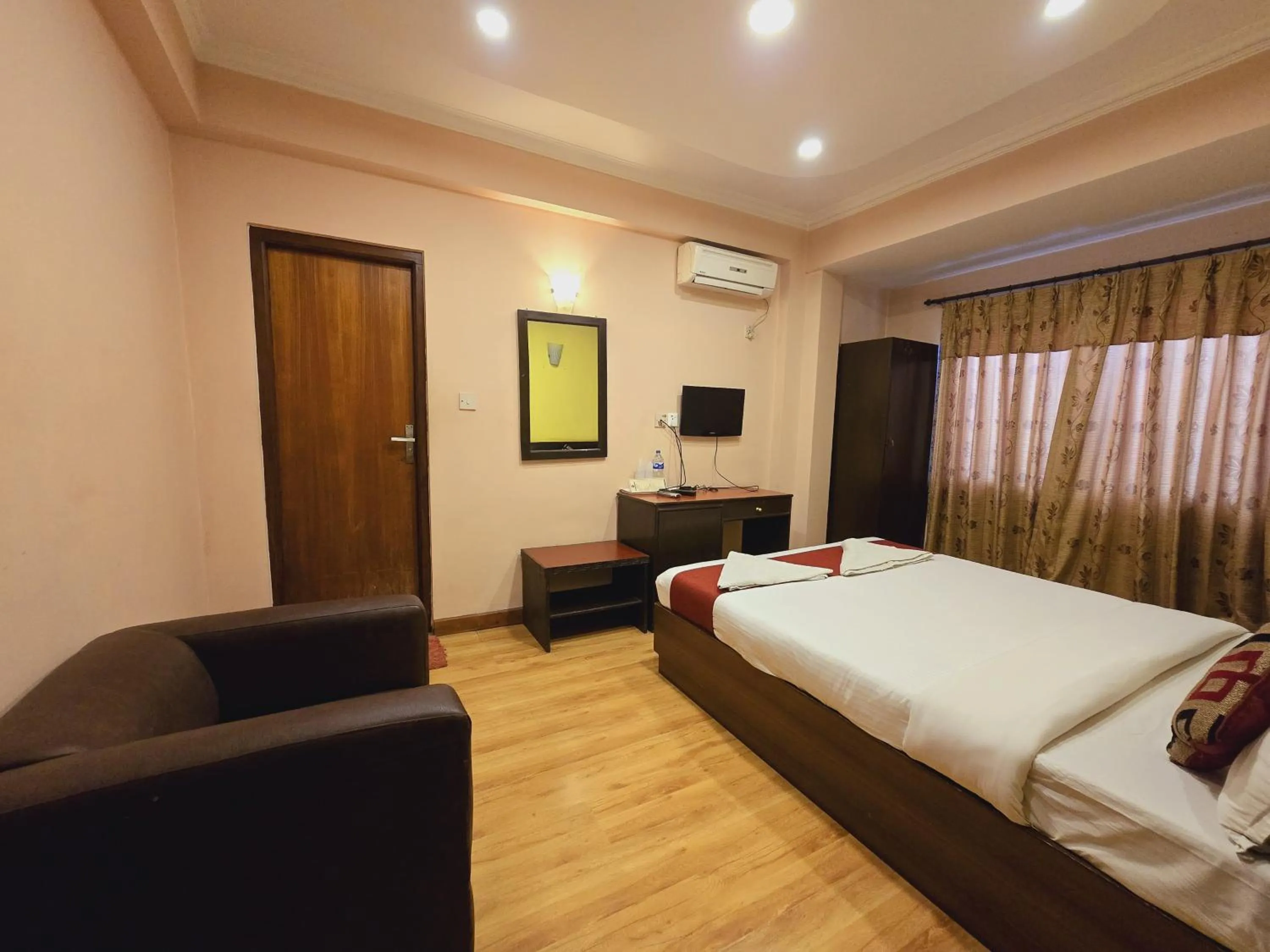 Bed in Cascade Hotel Kathmandu