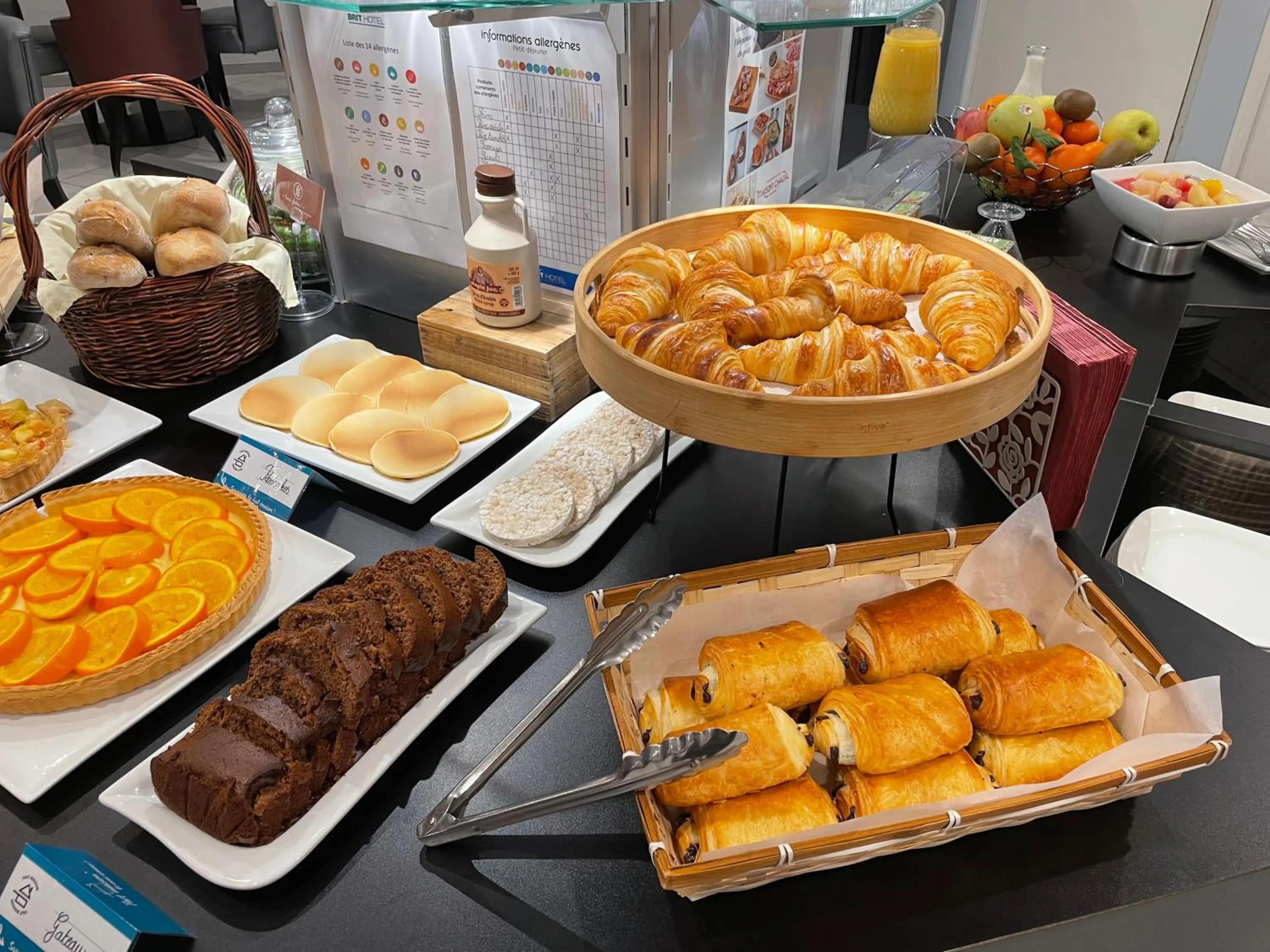 Breakfast in Brit Hotel Belfort Centre-Le Boreal