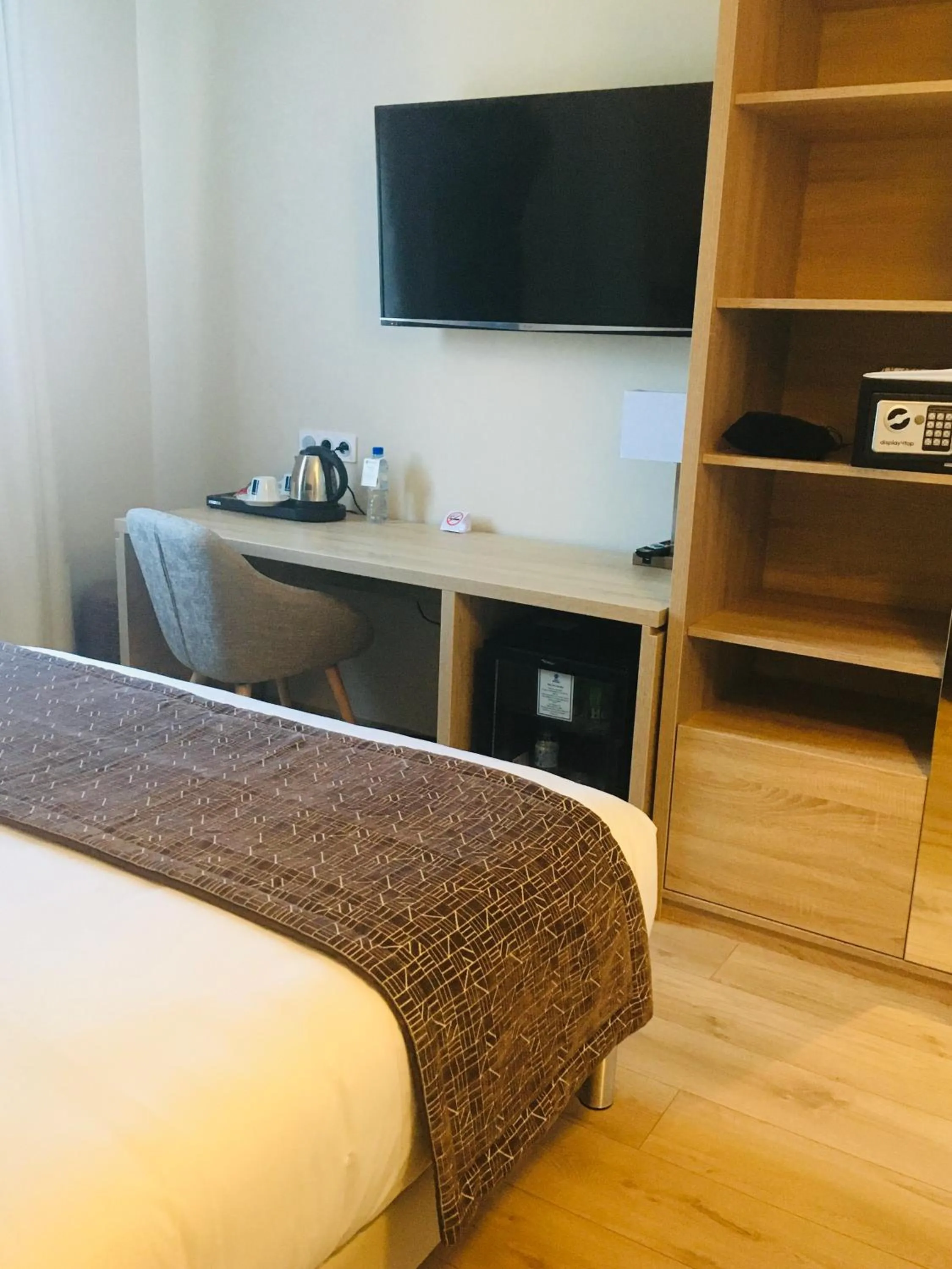 Bed in Best Western Hôtel des Barolles - Lyon Sud