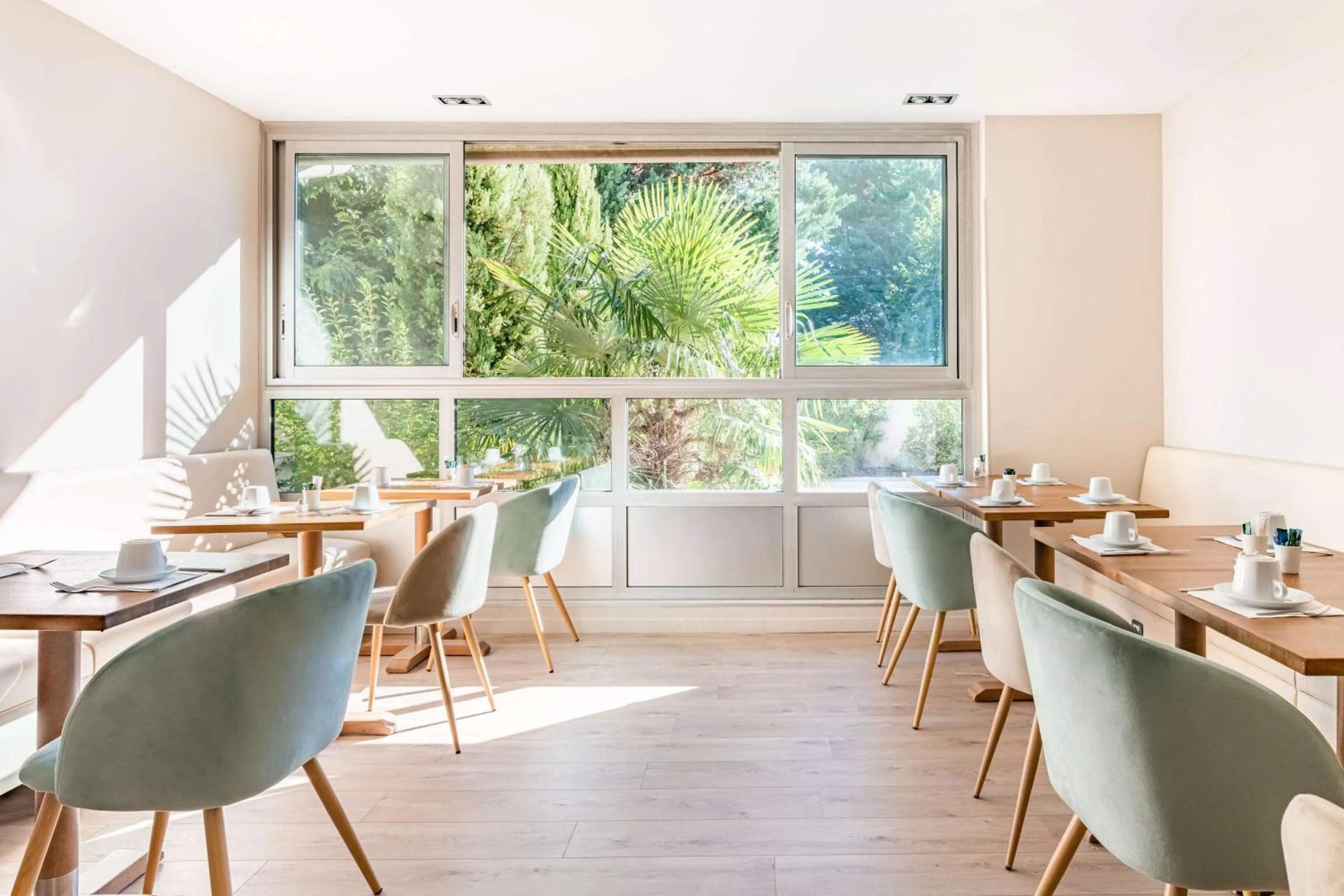 Breakfast in Best Western Hôtel des Barolles - Lyon Sud